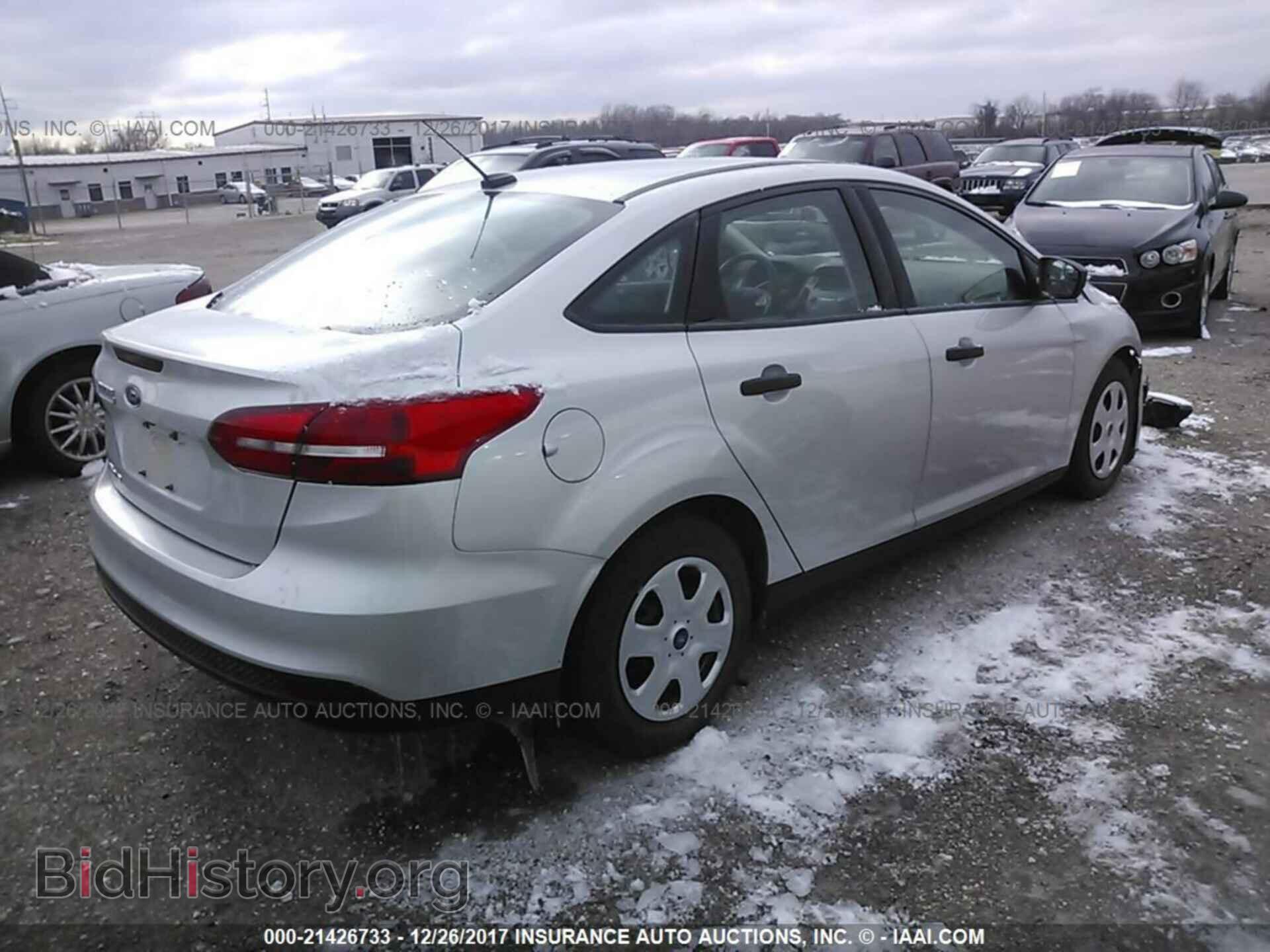2017 Ford Focus - VIN: 1FADP3E21HL245057 - Фото 4