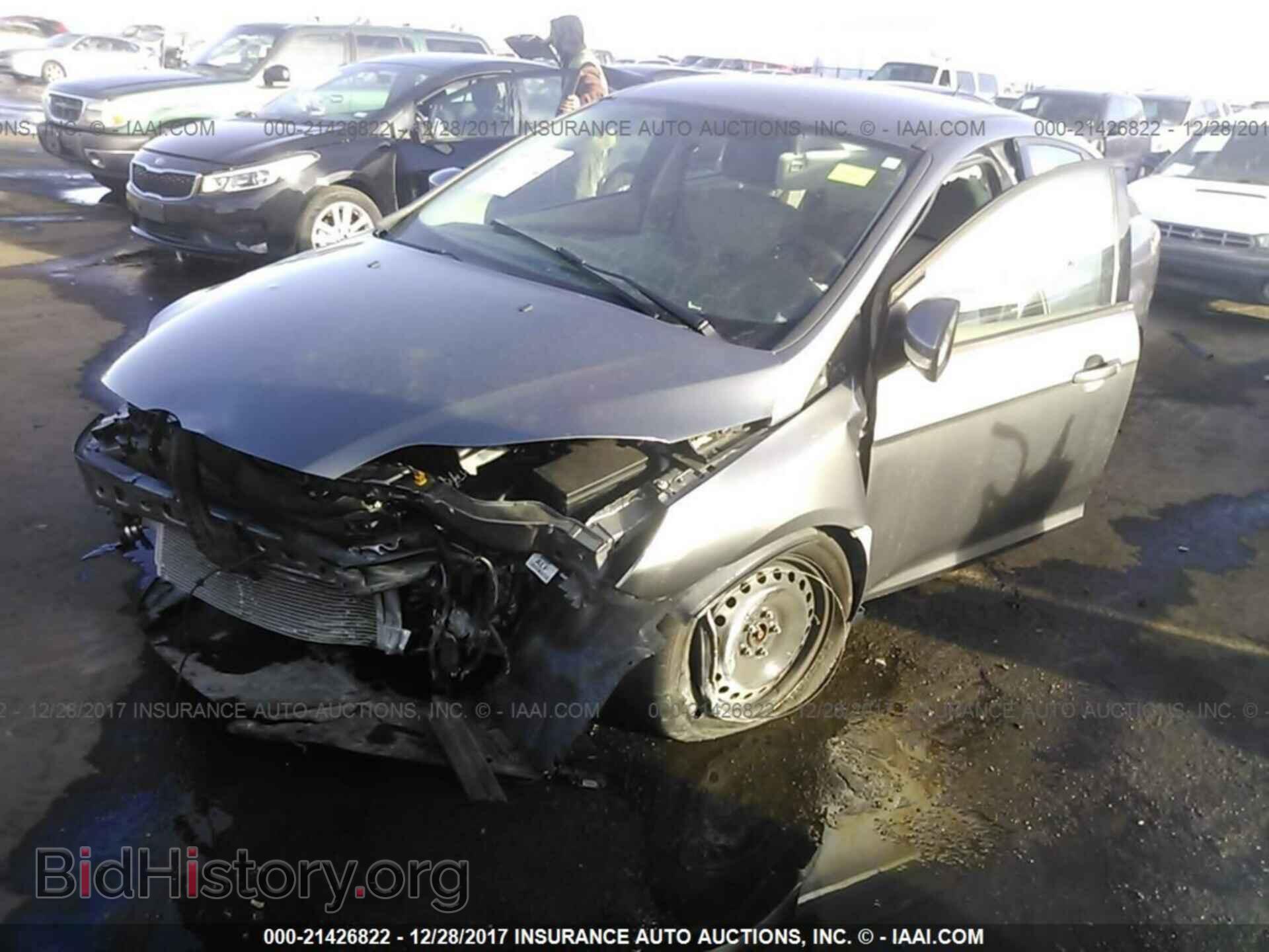 2013 Ford Focus - VIN: 1FADP3F22DL364132 - Photo 2