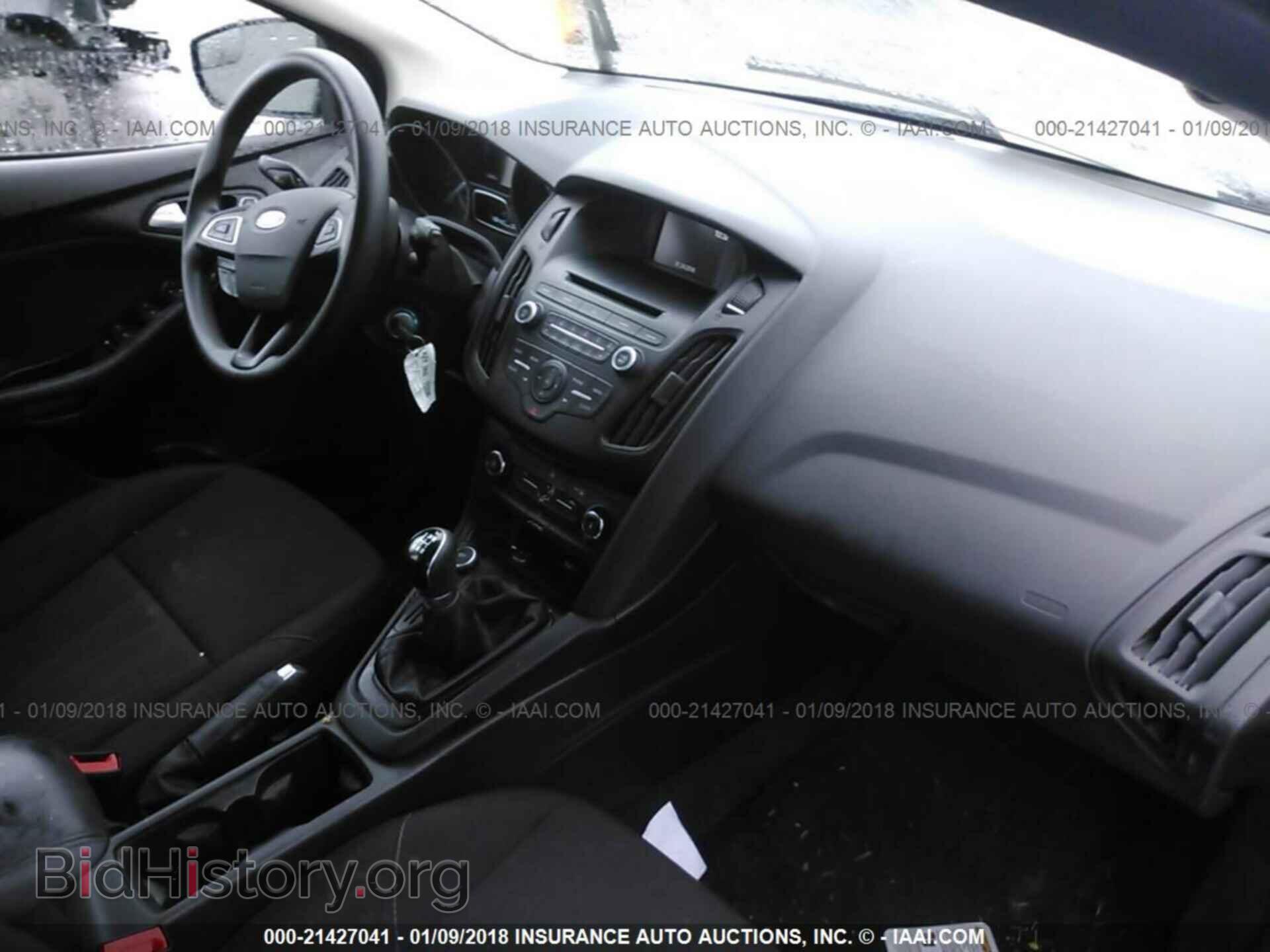 2016 Ford Focus - VIN: 1FADP3K21GL258877 - Photo 5