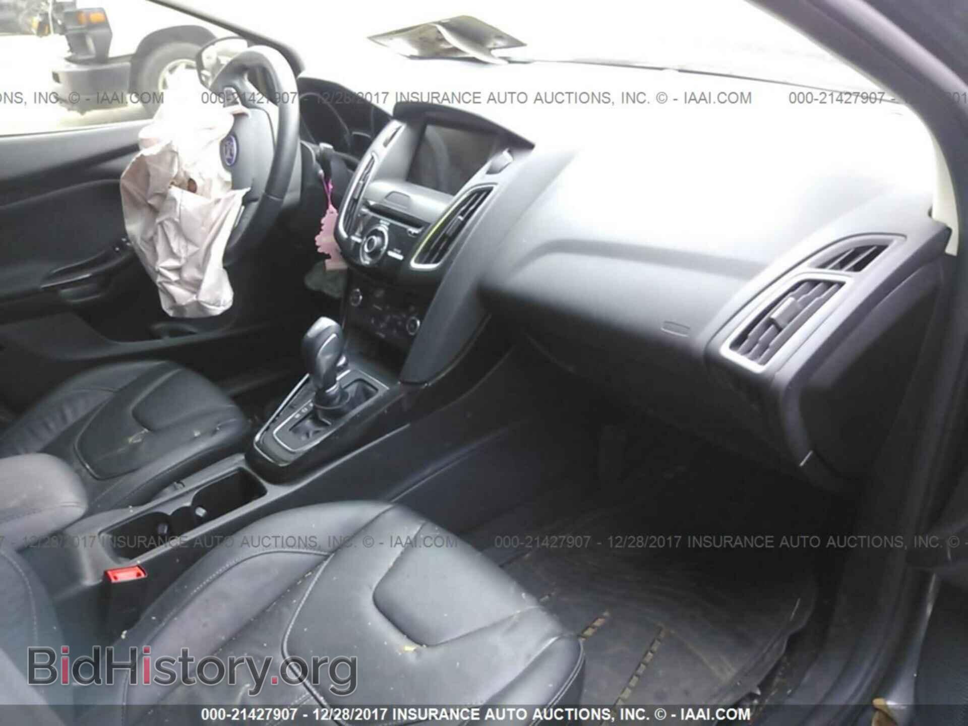 2017 Ford Focus - VIN: 1FADP3J23HL238648 - Photo 5