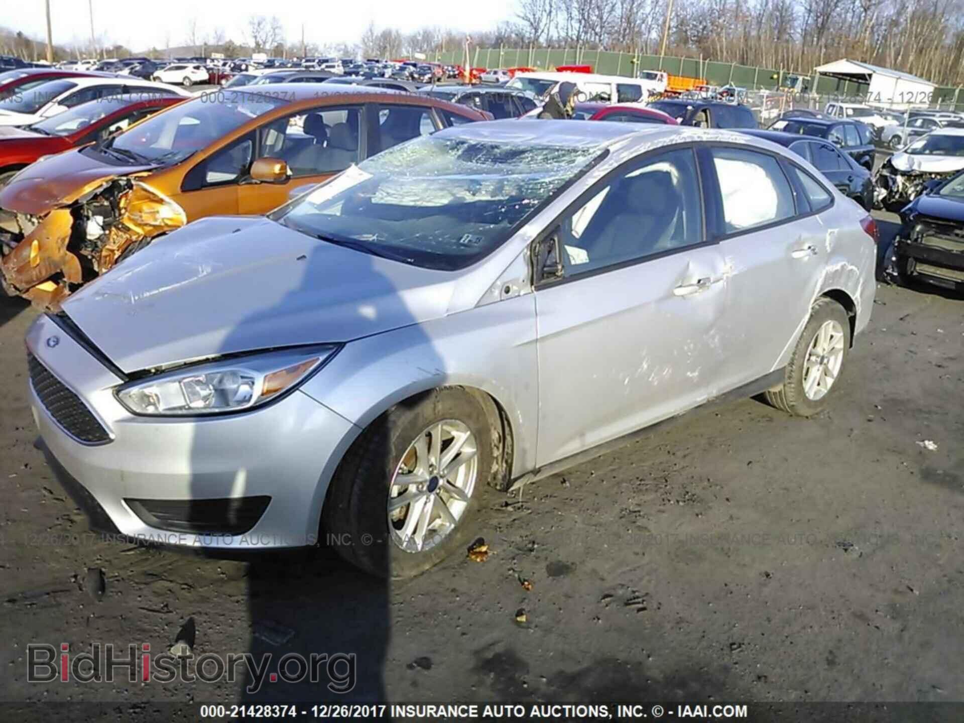 2016 Ford Focus - VIN: 1FADP3F27GL279405 - Photo 2