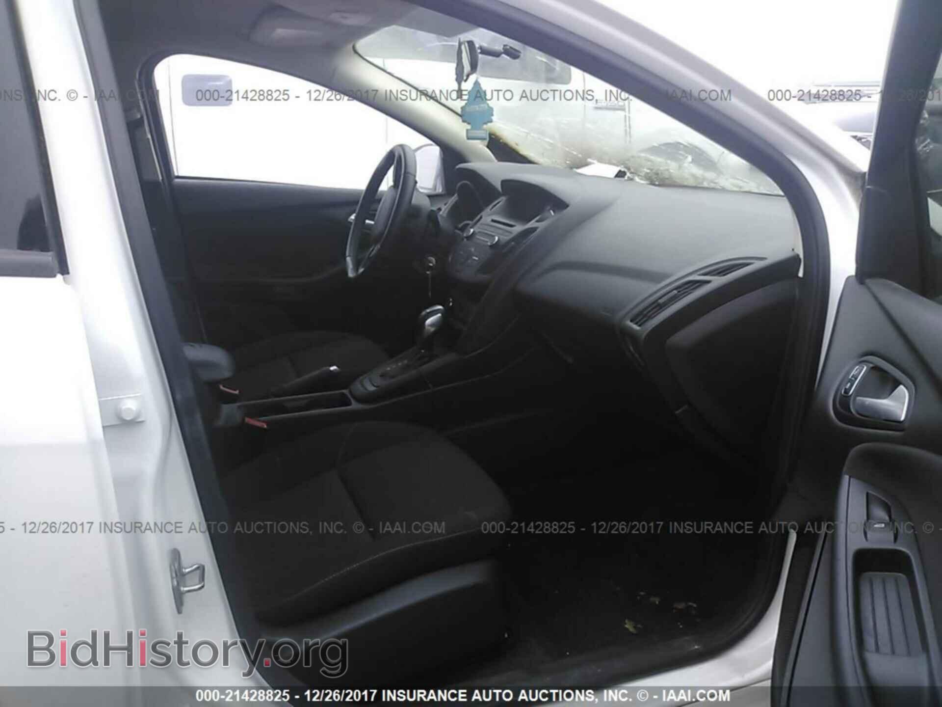 2016 Ford Focus - VIN: 1FADP3F22GL244917 - Photo 5