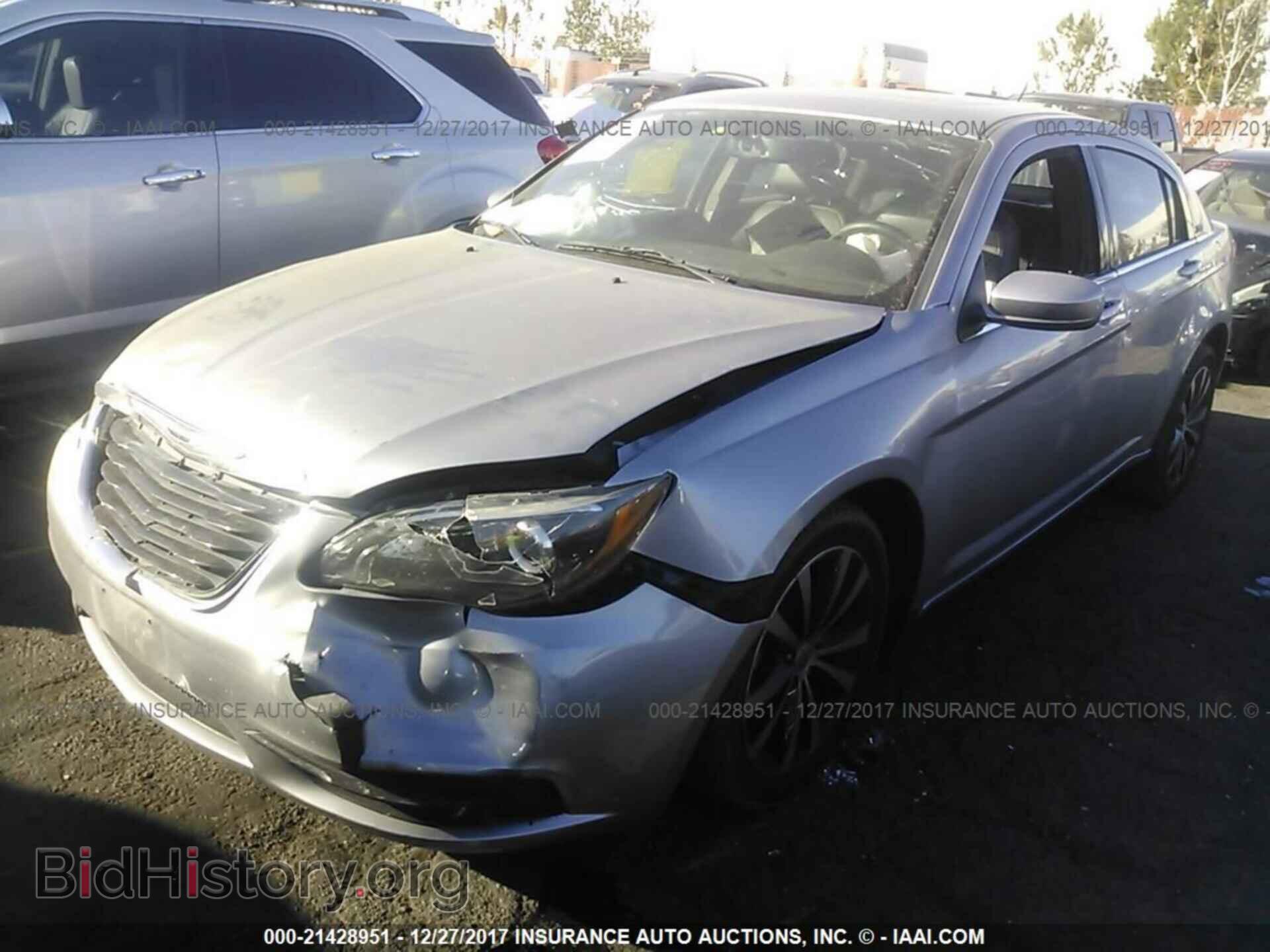 2014 Chrysler 200 - VIN: 1C3CCBCG5EN152038 - Photo 2