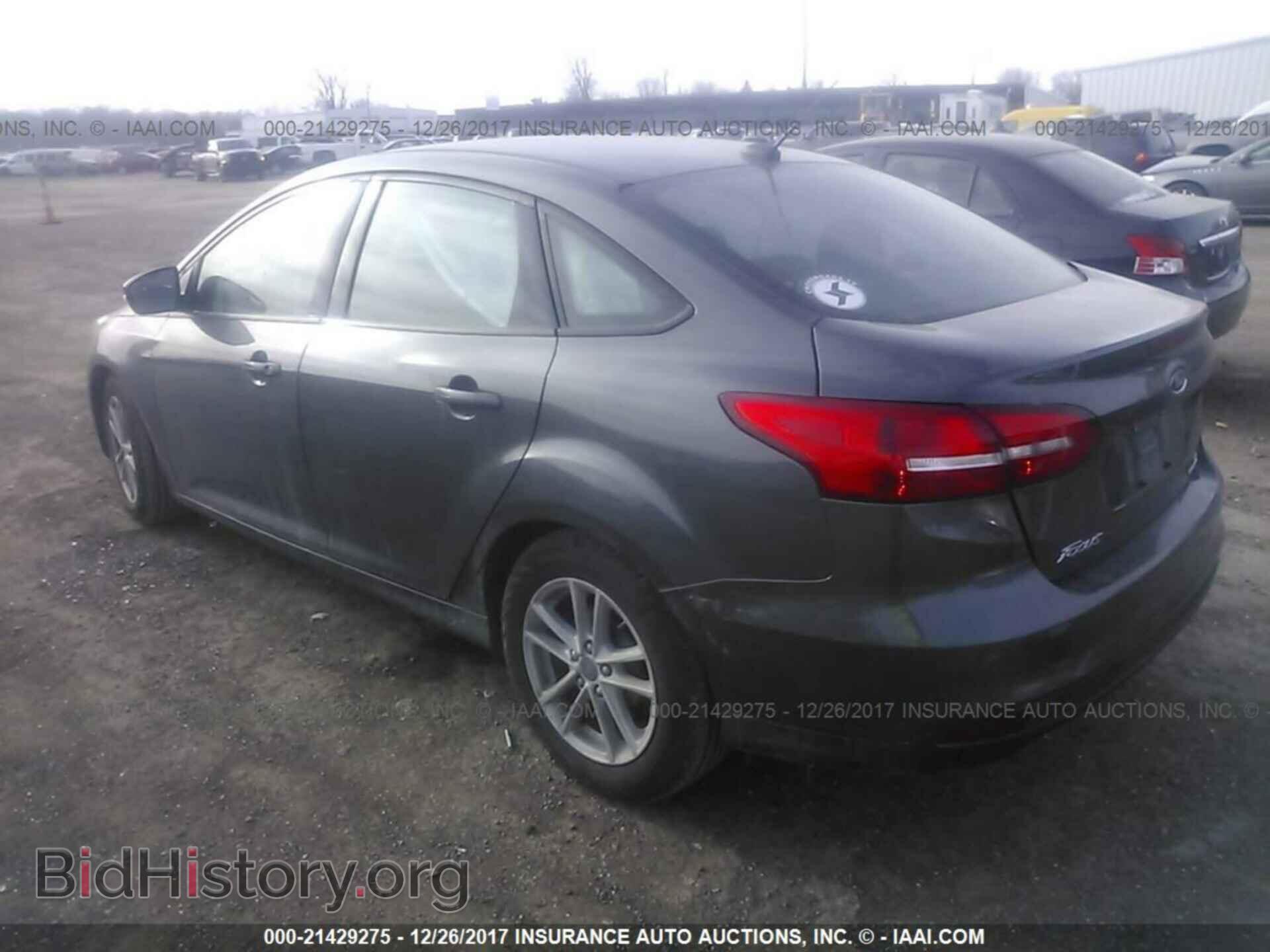 2016 Ford Focus - VIN: 1FADP3F25GL398067 - Photo 3