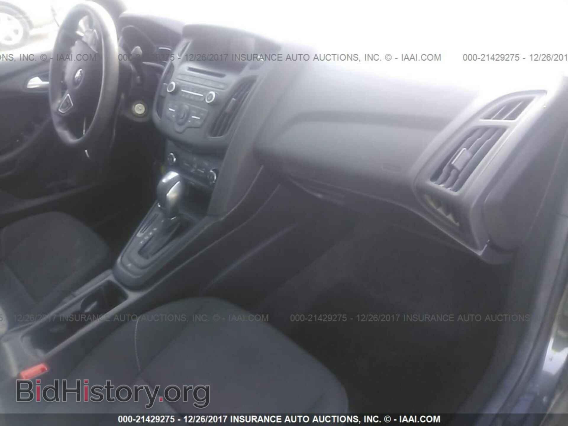 2016 Ford Focus - VIN: 1FADP3F25GL398067 - Photo 5