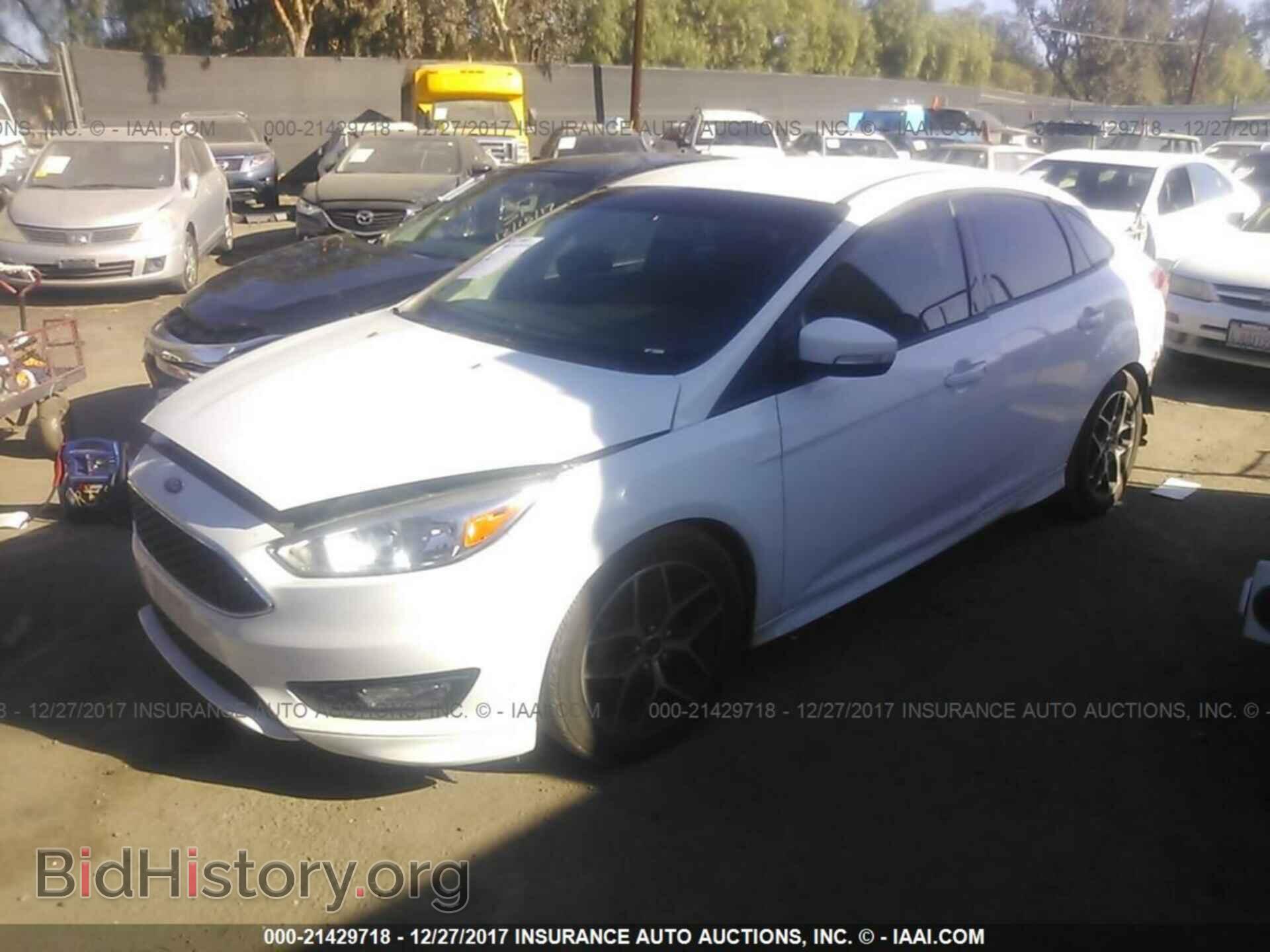2015 Ford Focus - VIN: 1FADP3F28FL380211 - Photo 2