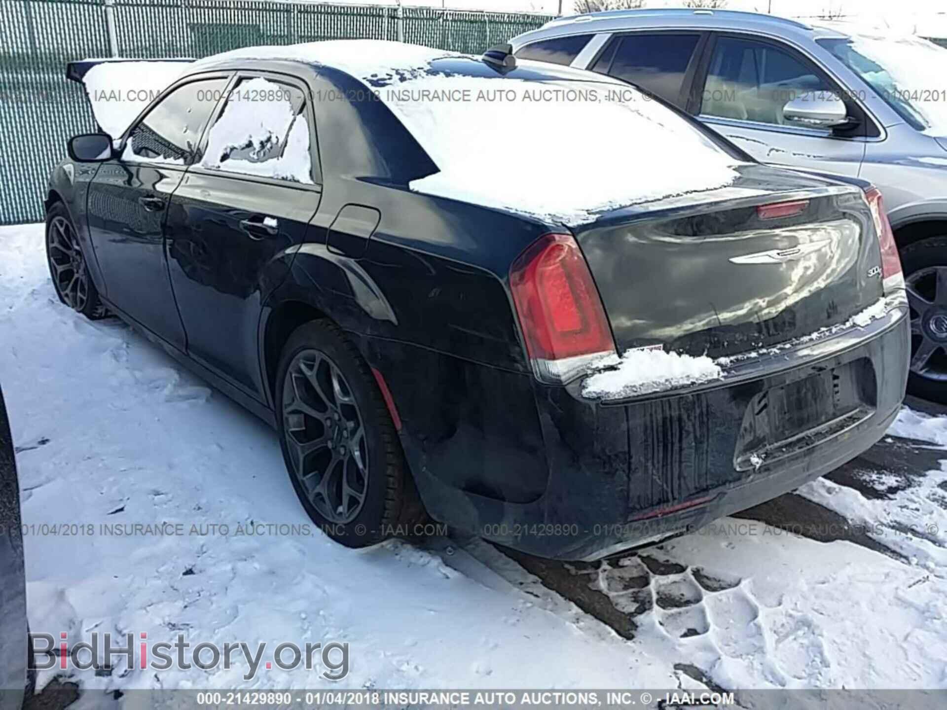 2016 Chrysler 300 - VIN: 2C3CCABG8GH144829 - Photo 3