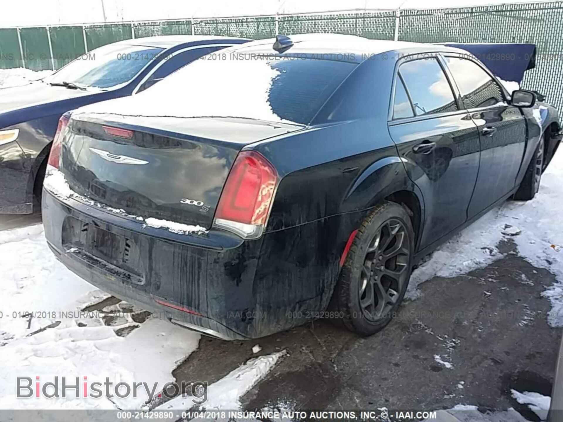 2016 Chrysler 300 - VIN: 2C3CCABG8GH144829 - Photo 4