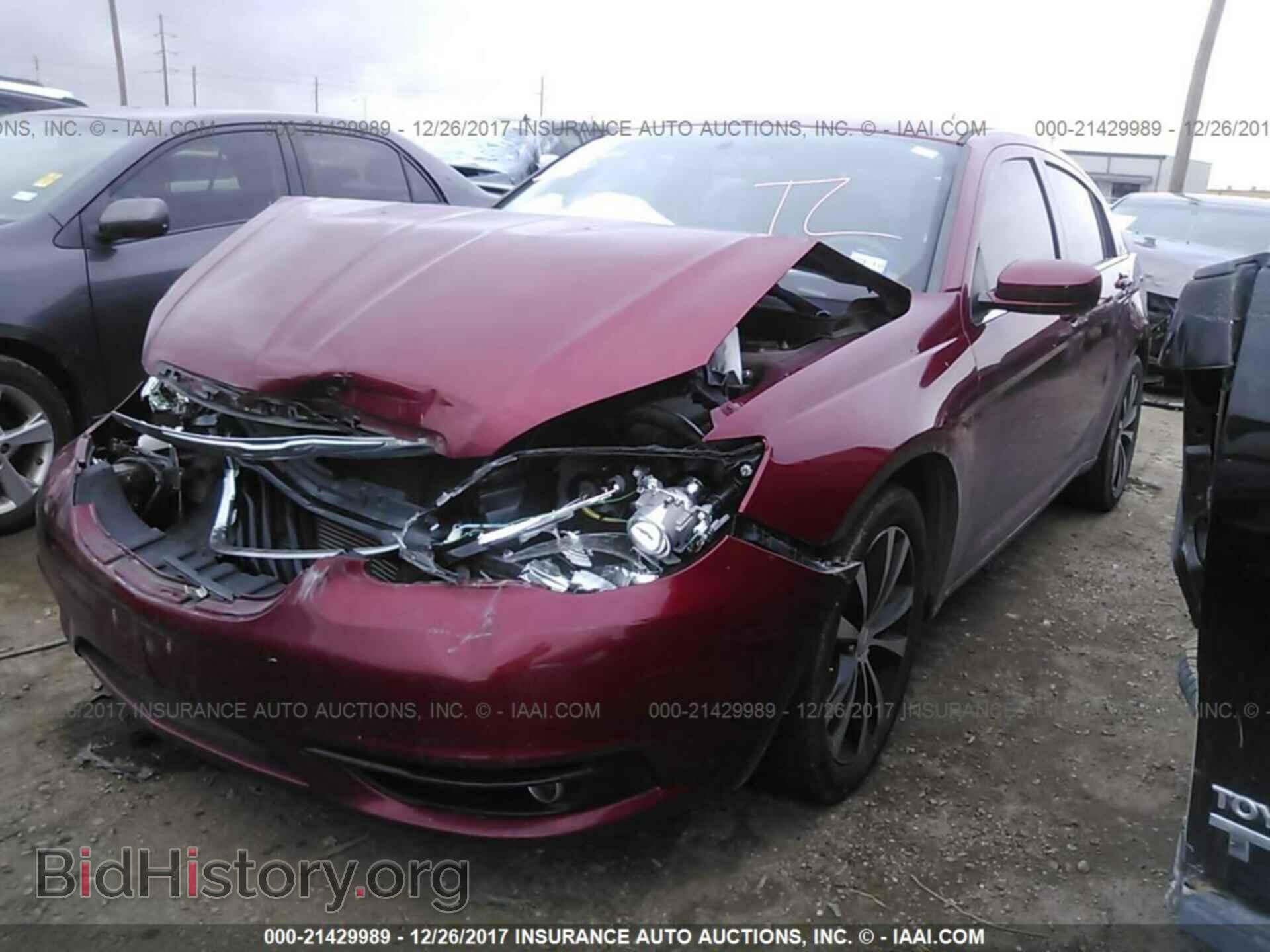 2014 Chrysler 200 - VIN: 1C3CCBBB3EN119481 - Фото 2