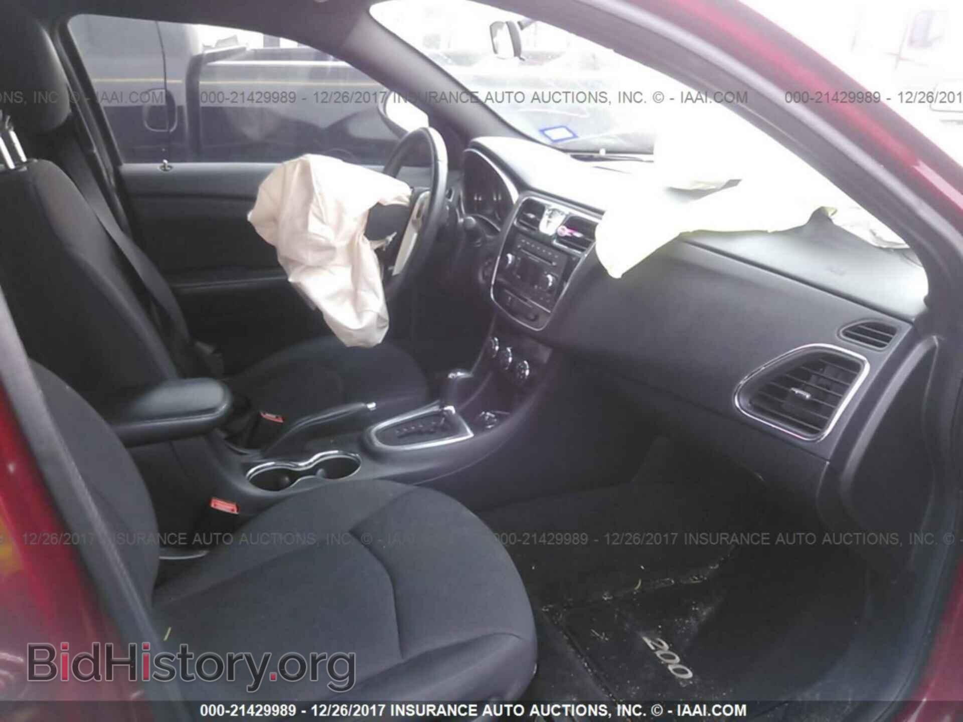 2014 Chrysler 200 - VIN: 1C3CCBBB3EN119481 - Фото 5