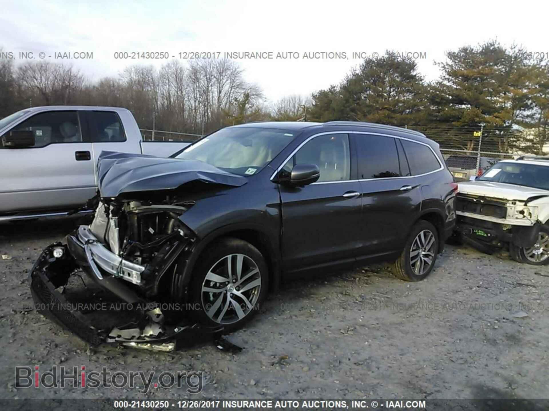 2017 Honda Pilot - VIN: 5FNYF6H03HB067780 - Фото 2