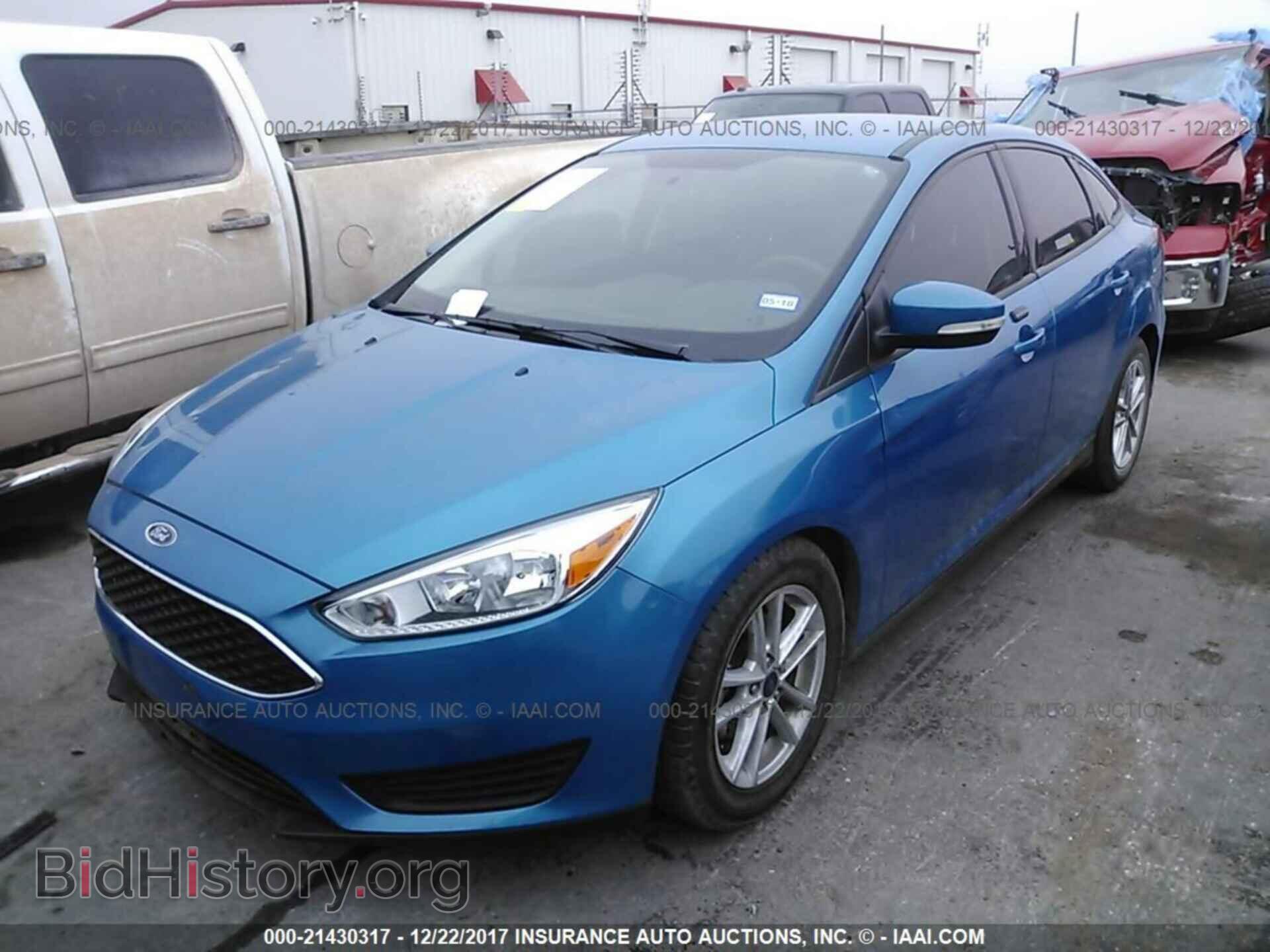 2016 Ford Focus - VIN: 1FADP3F25GL328794 - Photo 2