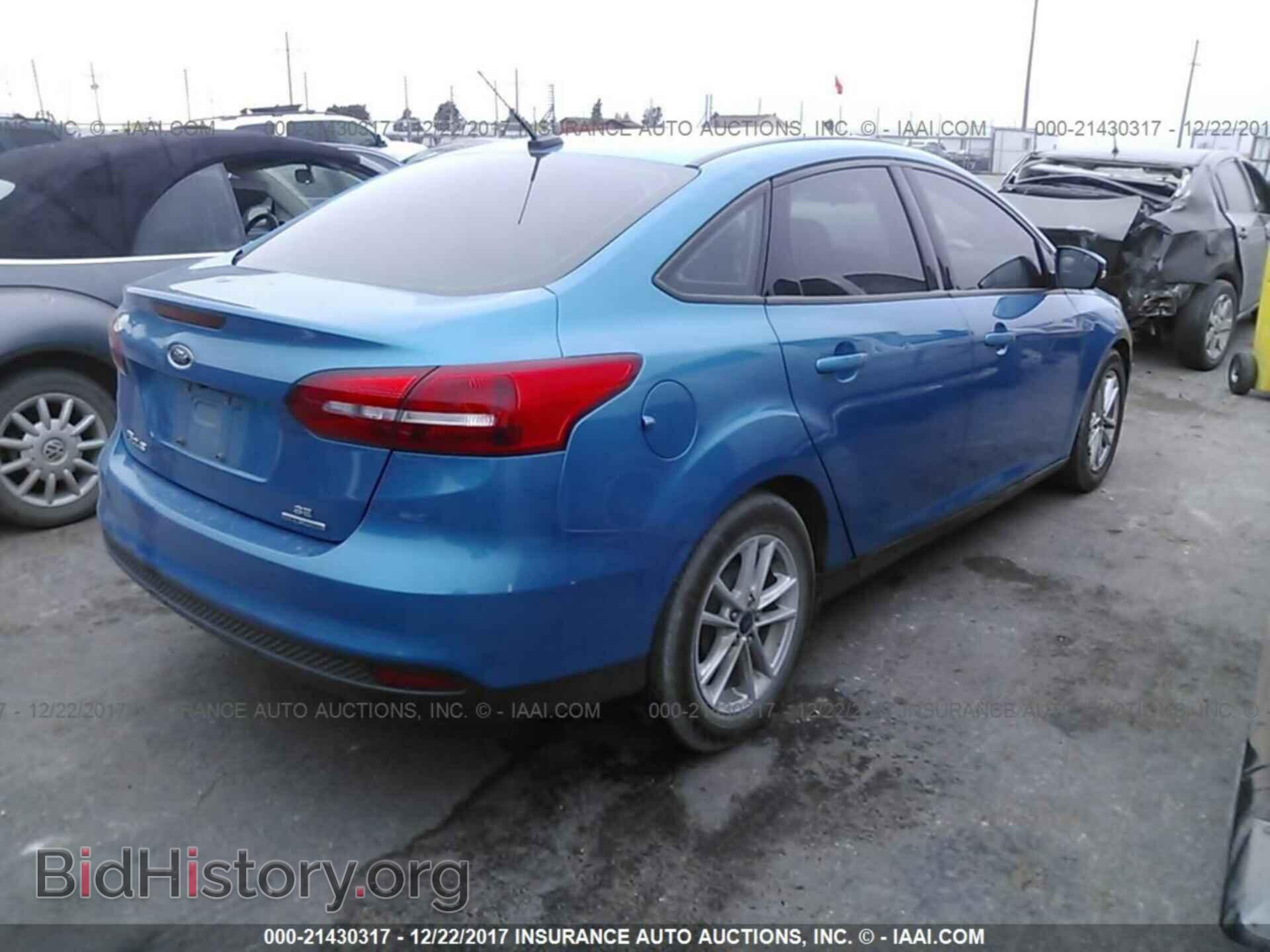 2016 Ford Focus - VIN: 1FADP3F25GL328794 - Photo 4