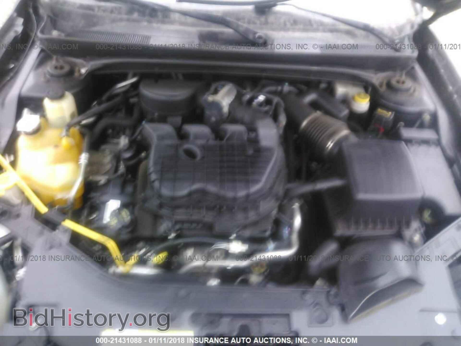 2011 Chrysler 200 - VIN: 1C3BC2FG2BN517889 - Photo 10