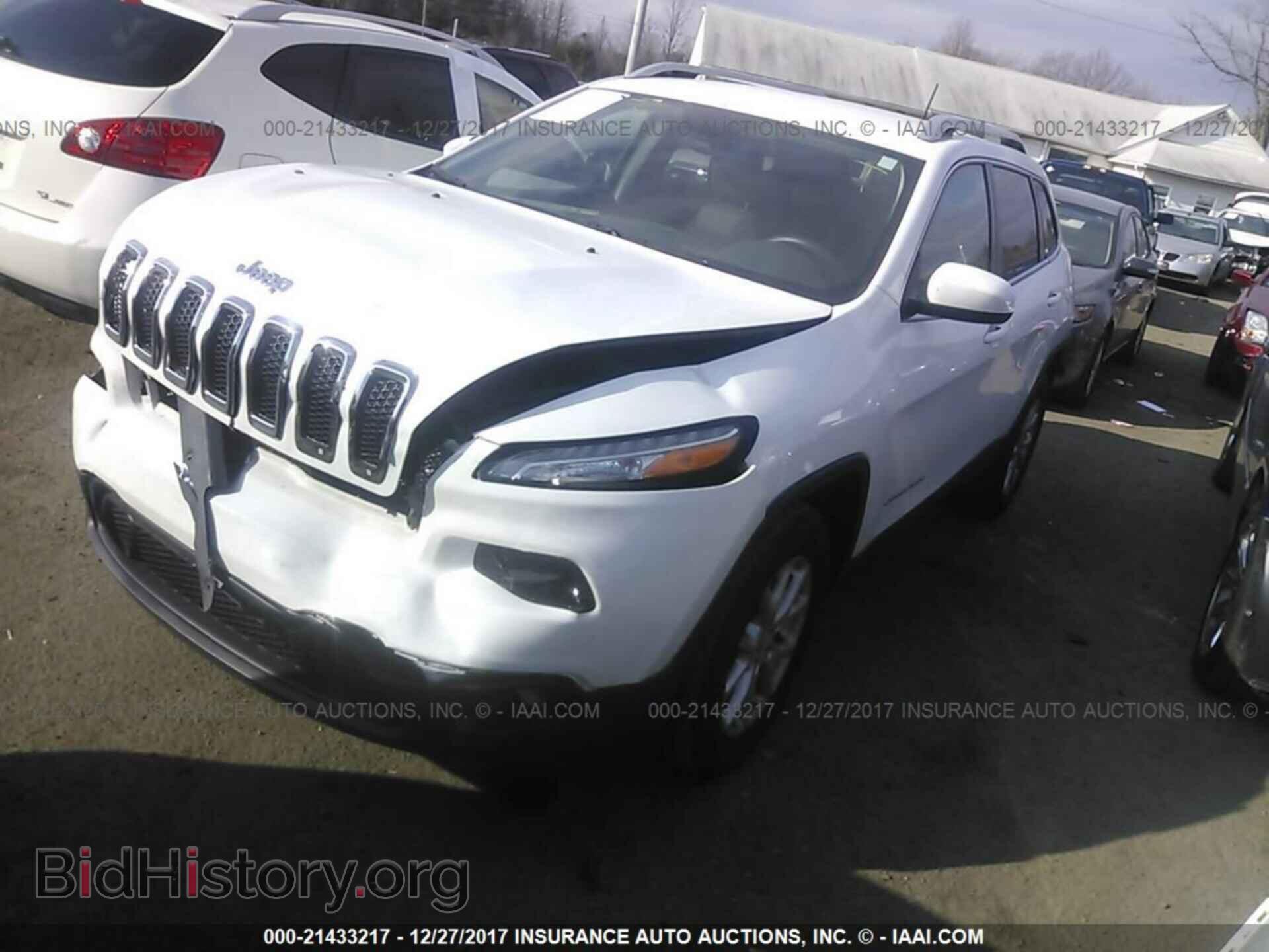 2015 Jeep Cherokee - VIN: 1C4PJMCB8FW792467 - Photo 2