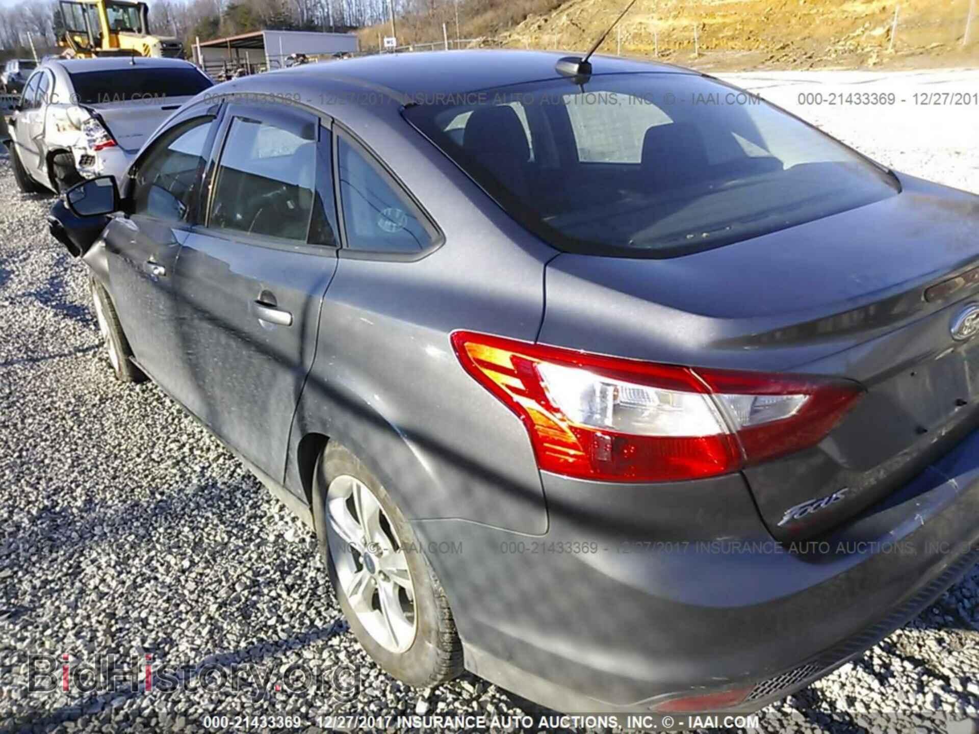 2014 Ford Focus - VIN: 1FADP3F28EL106876 - Фото 3