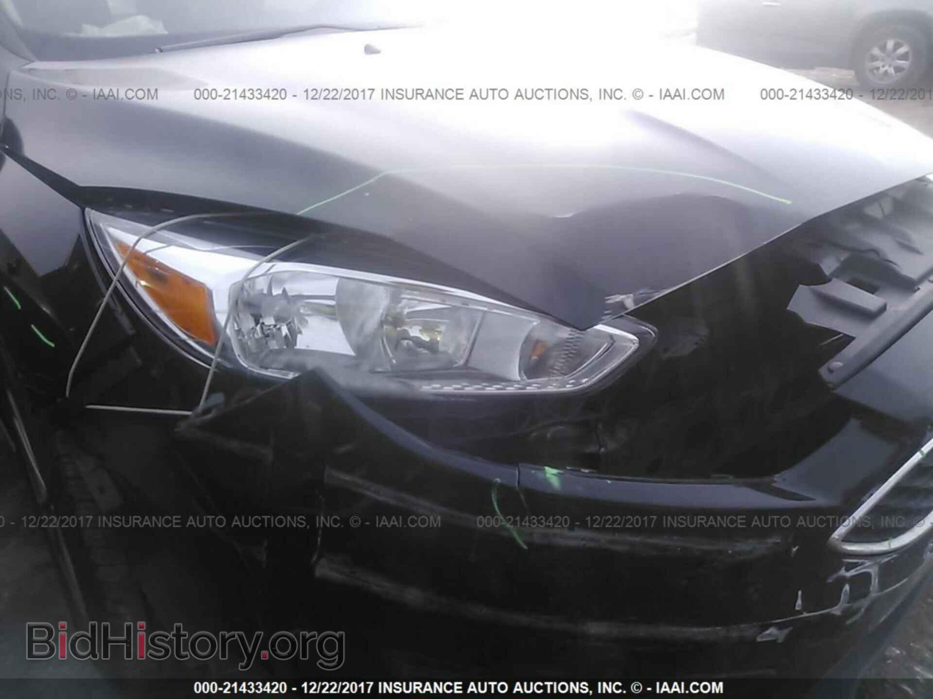 2016 Ford Focus - VIN: 1FADP3F22GL235571 - Photo 6