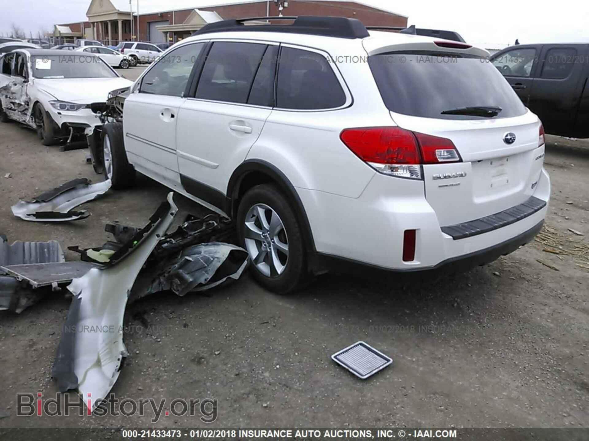2014 Subaru Outback - VIN: 4S4BRCMC7E3221990 - Фото 3