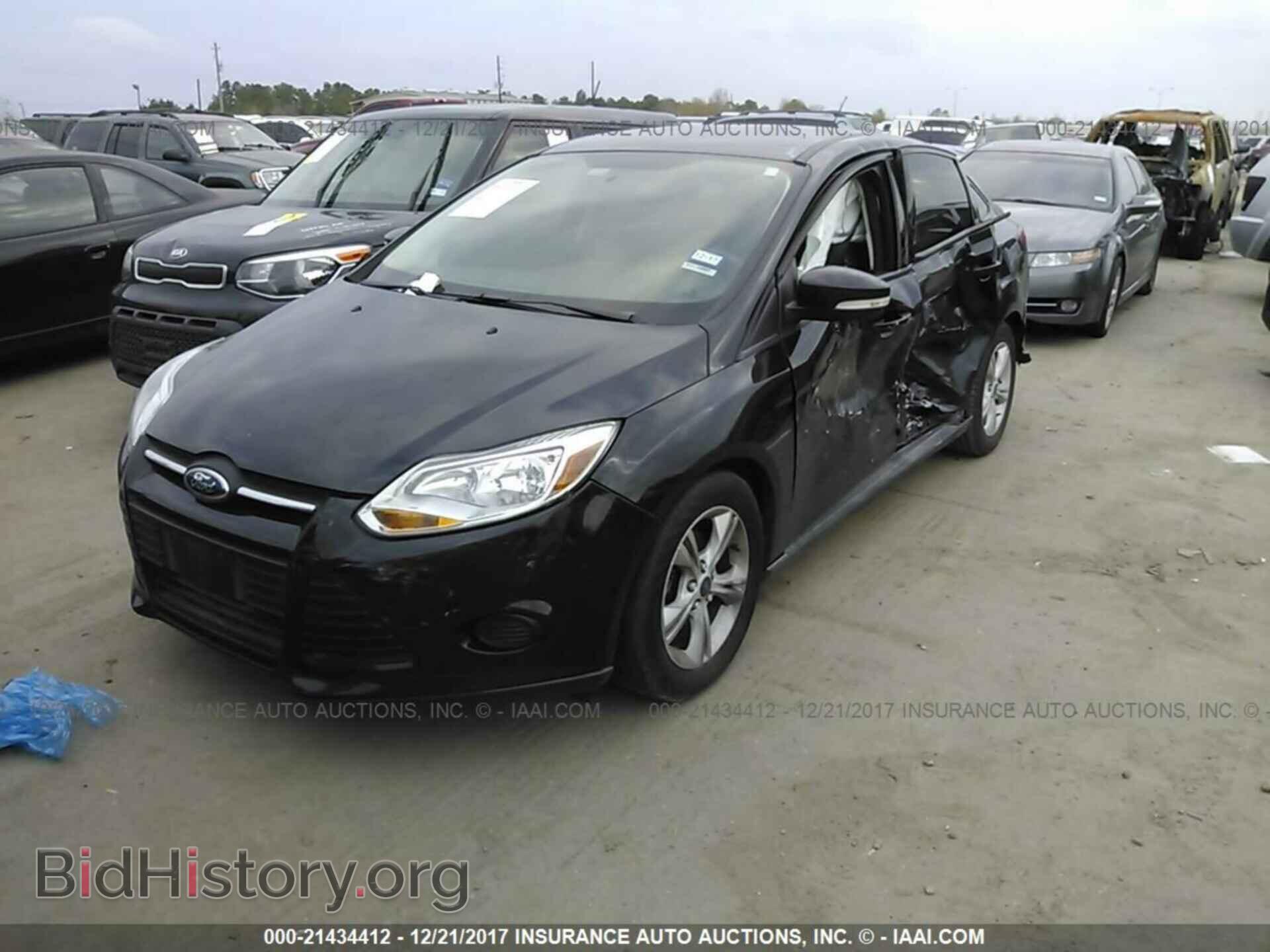 2014 Ford Focus - VIN: 1FADP3F2XEL440200 - Photo 2