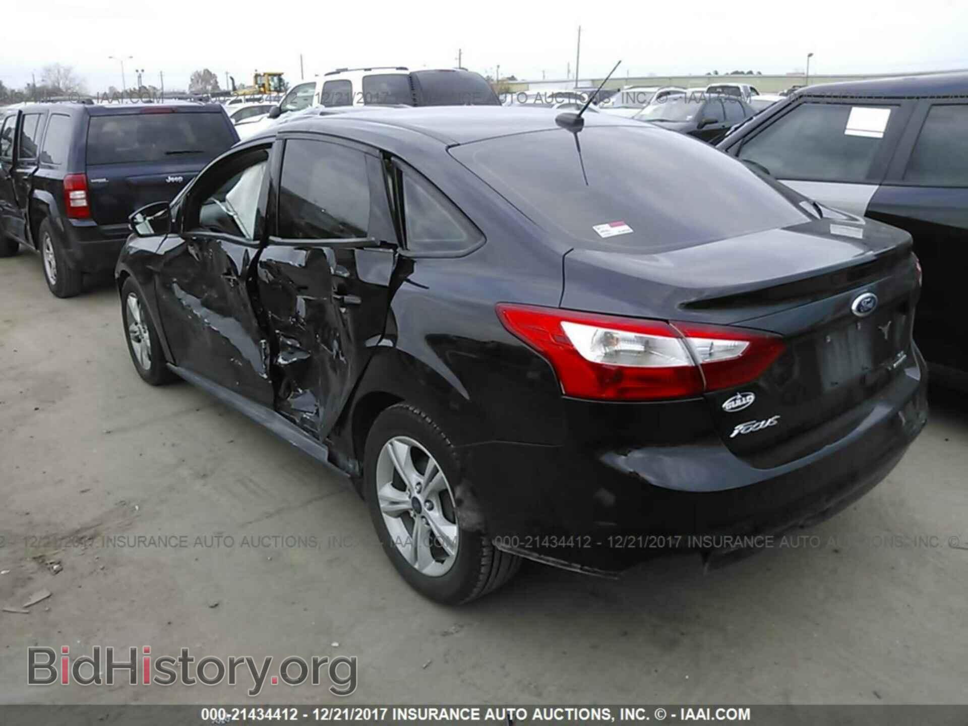 2014 Ford Focus - VIN: 1FADP3F2XEL440200 - Photo 3