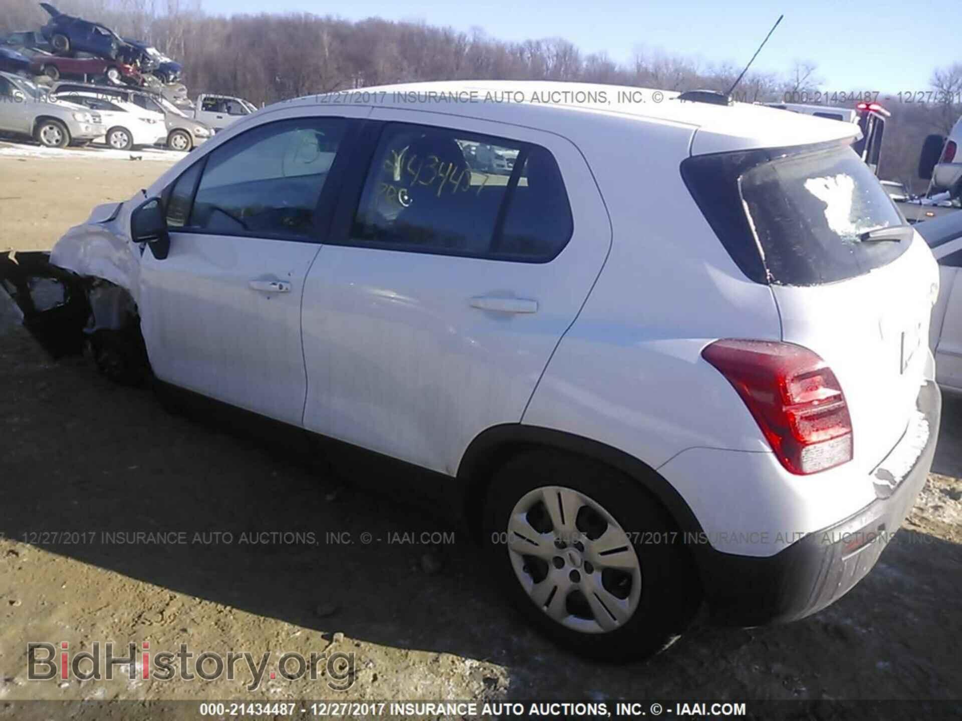 2016 Chevrolet Trax - VIN: 3GNCJKSB2GL129253 - Фото 3
