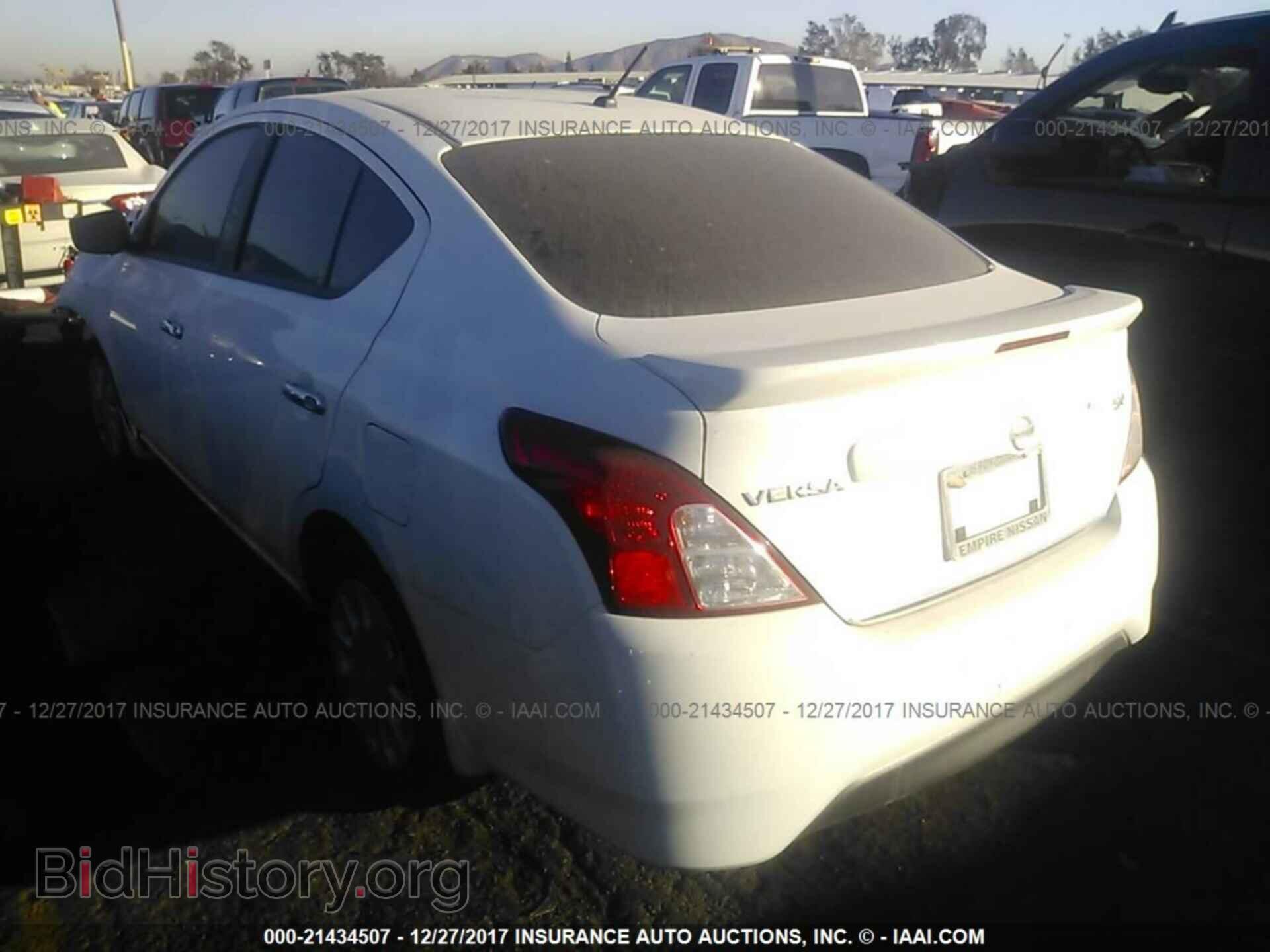 2017 Nissan Versa - VIN: 3N1CN7AP3HL852539 - Фото 3