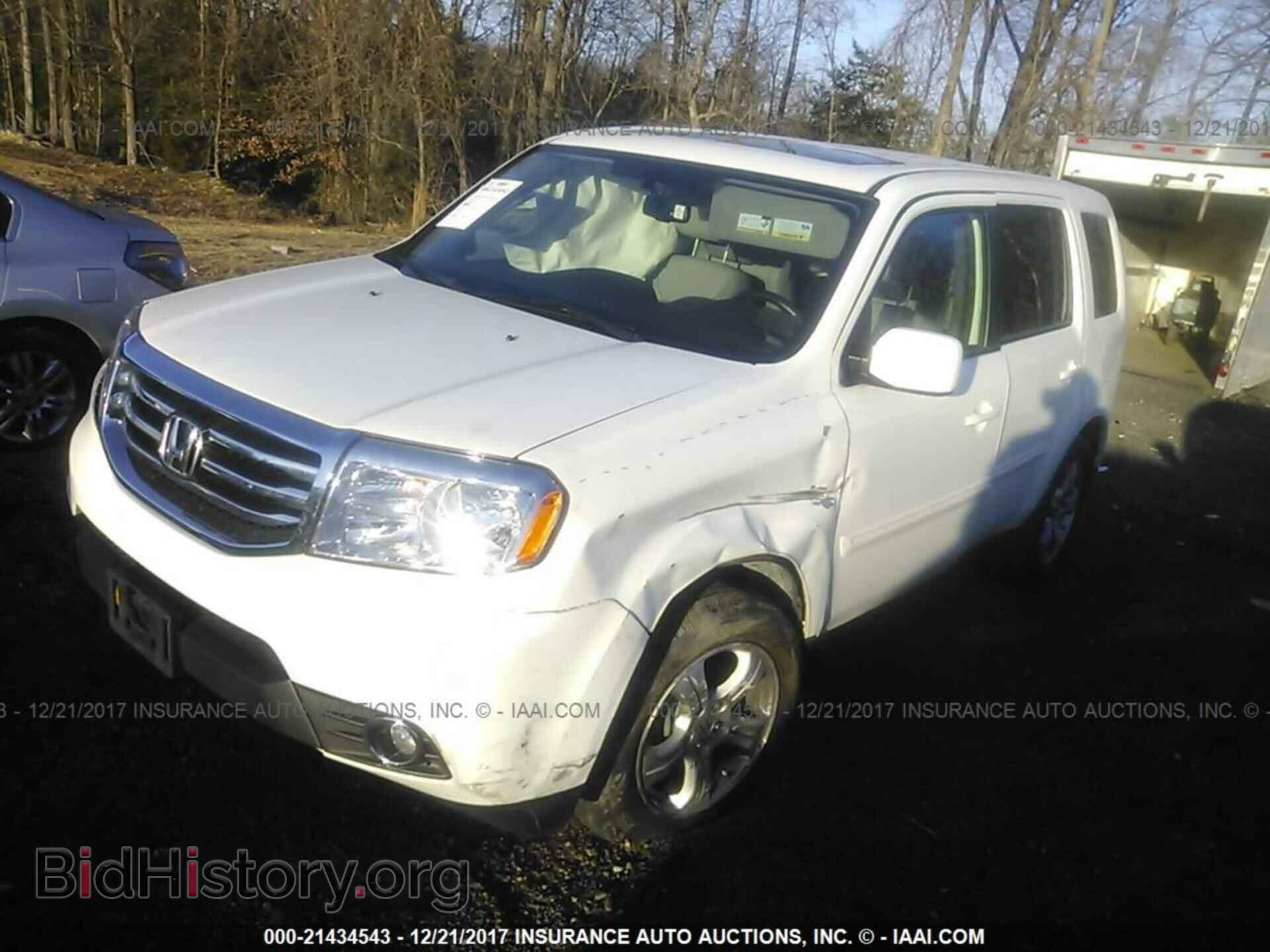 2015 Honda Pilot - VIN: 5FNYF4H56FB026640 - Фото 2