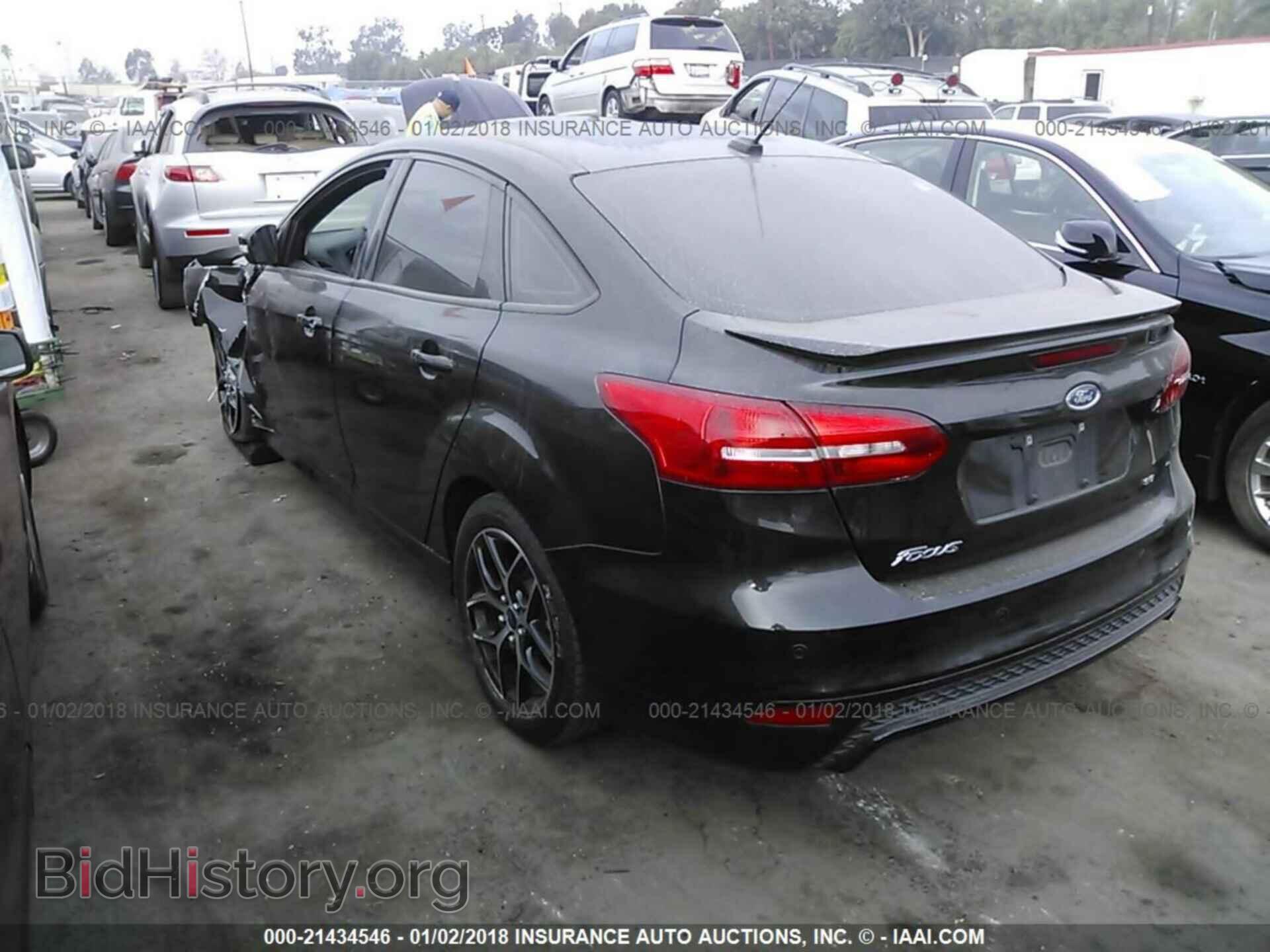 2015 Ford Focus - VIN: 1FADP3F21FL221336 - Photo 3