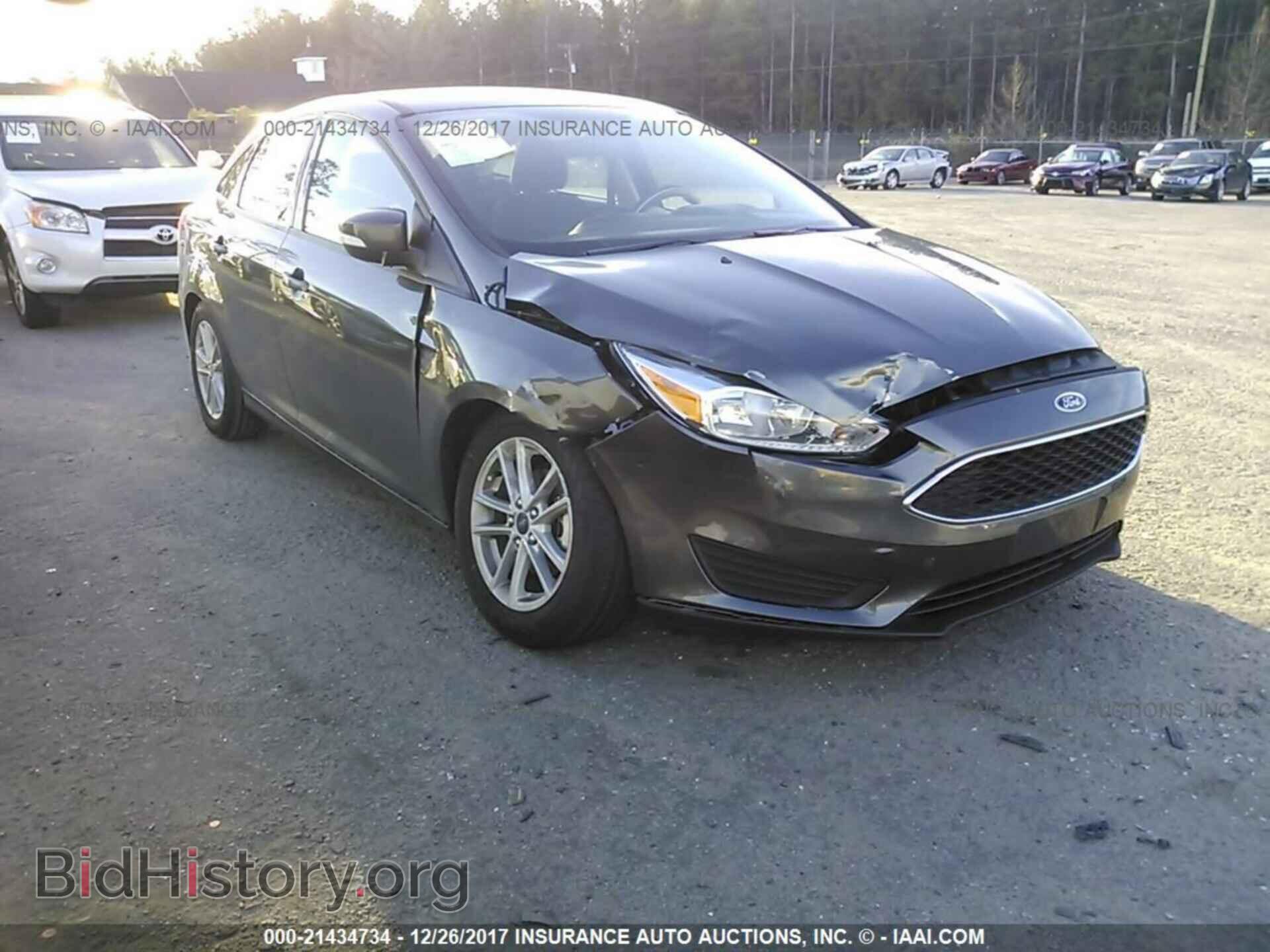2017 Ford Focus - VIN: 1FADP3F2XHL262082 - Фото 6