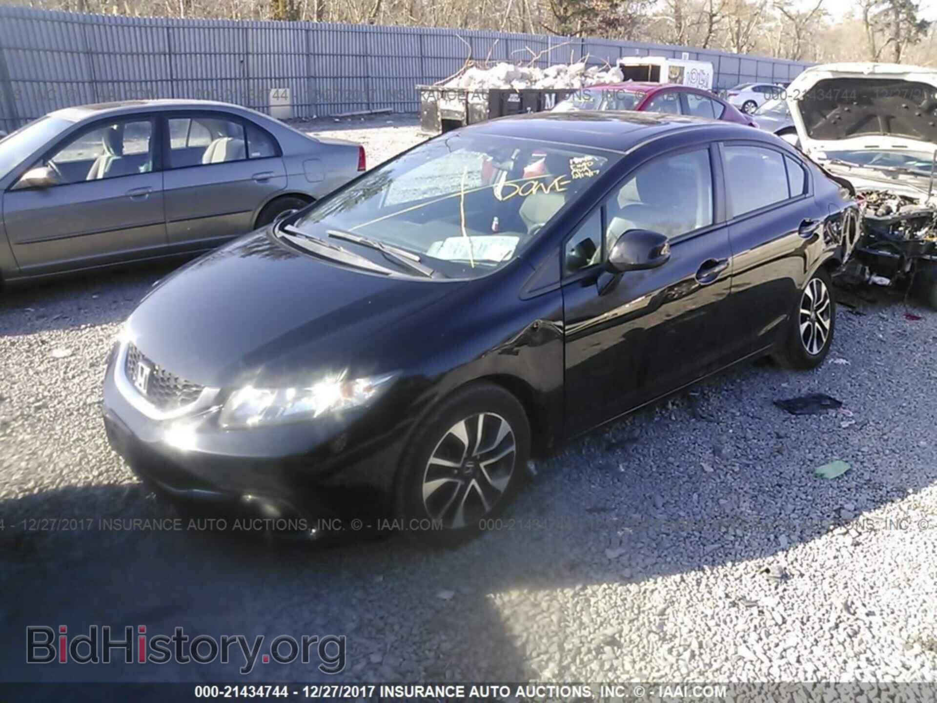 2013 Honda Civic - VIN: 19XFB2F95DE282235 - Фото 2