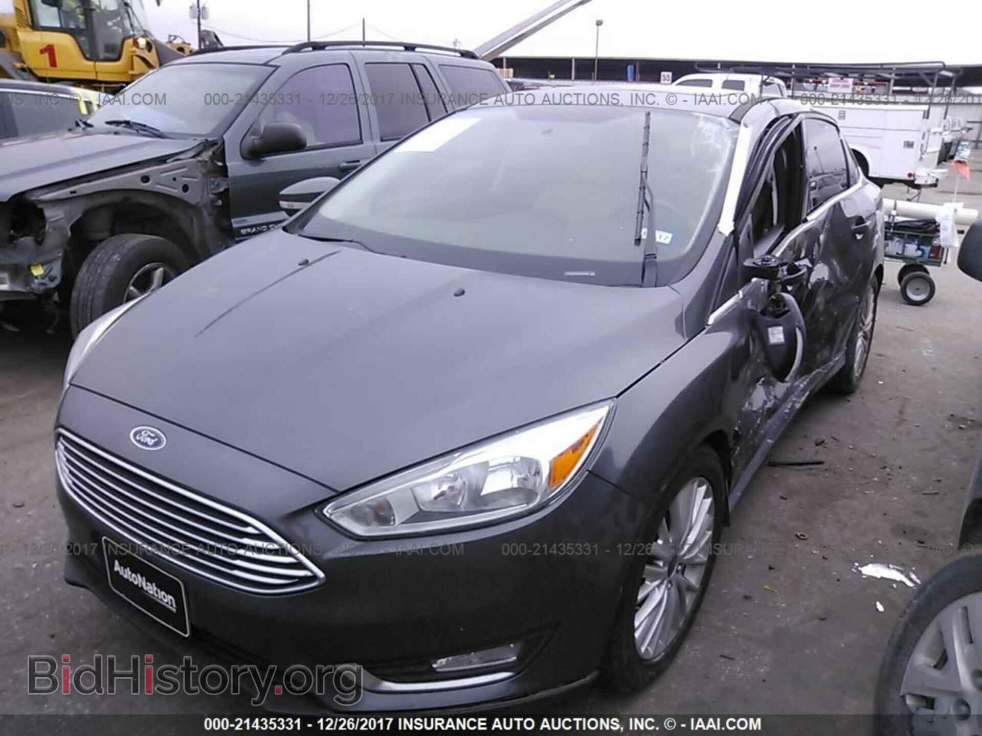 2015 Ford Focus - VIN: 1FADP3J28FL363433 - Photo 2