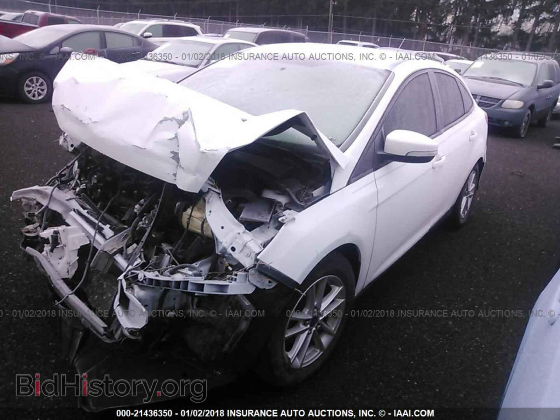 2015 Ford Focus - VIN: 1FADP3F28FL375414 - Photo 2