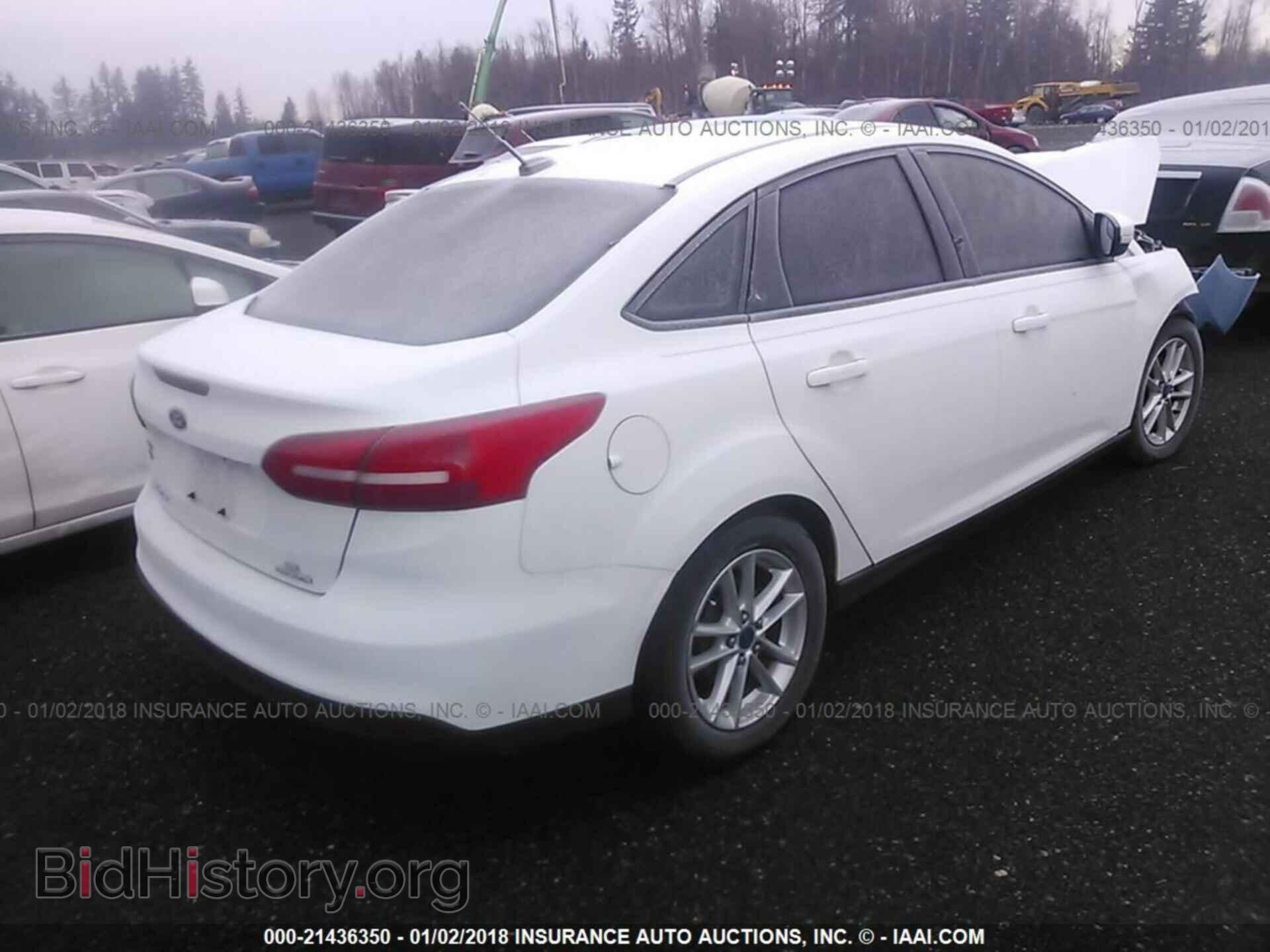2015 Ford Focus - VIN: 1FADP3F28FL375414 - Photo 4