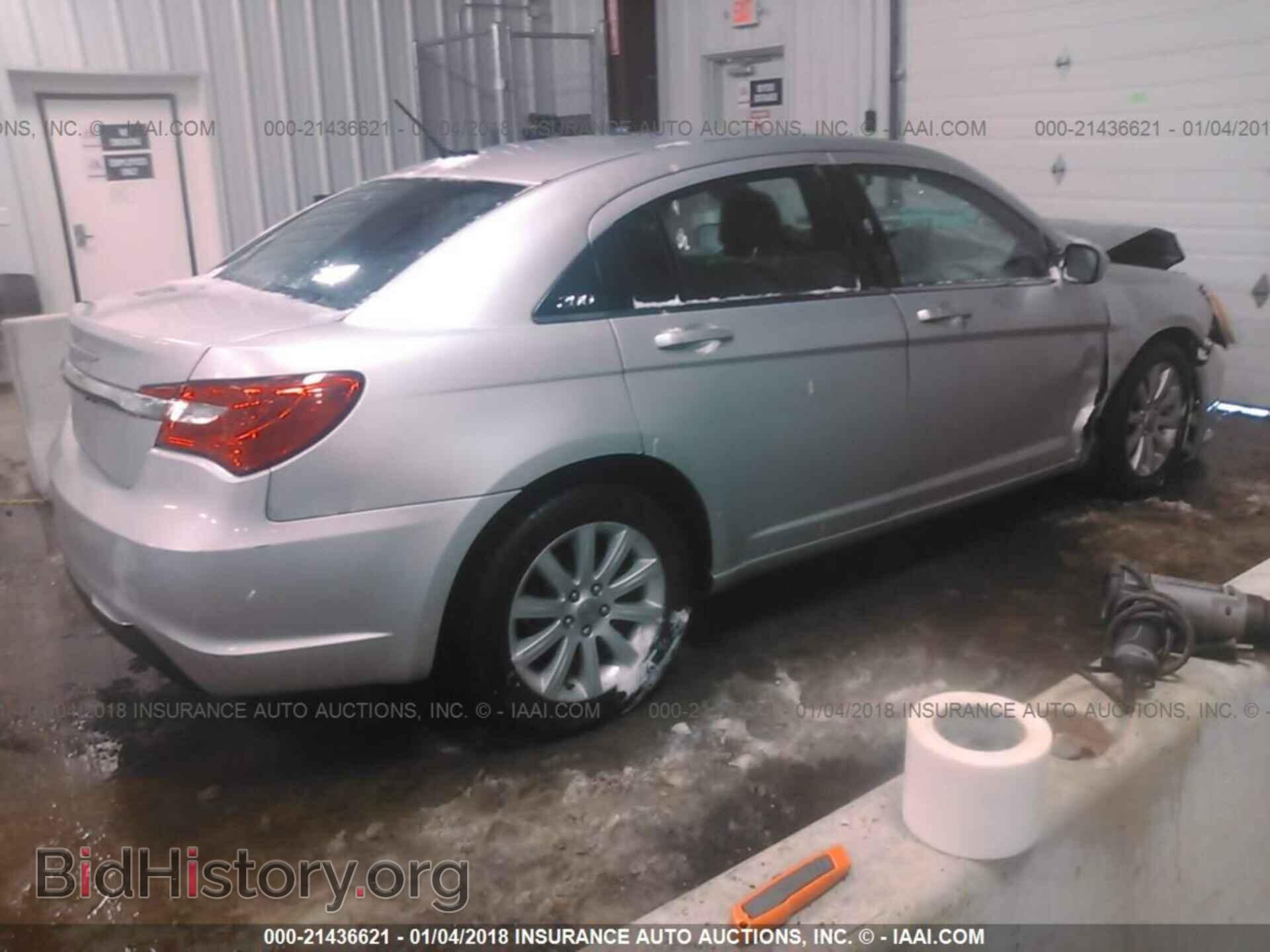 2012 Chrysler 200 - VIN: 1C3CCBBBXCN178279 - Фото 4