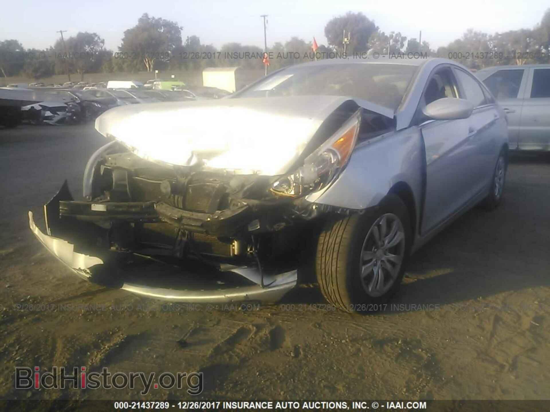 2012 Hyundai Sonata - VIN: 5NPEB4AC4CH381018 - Фото 2