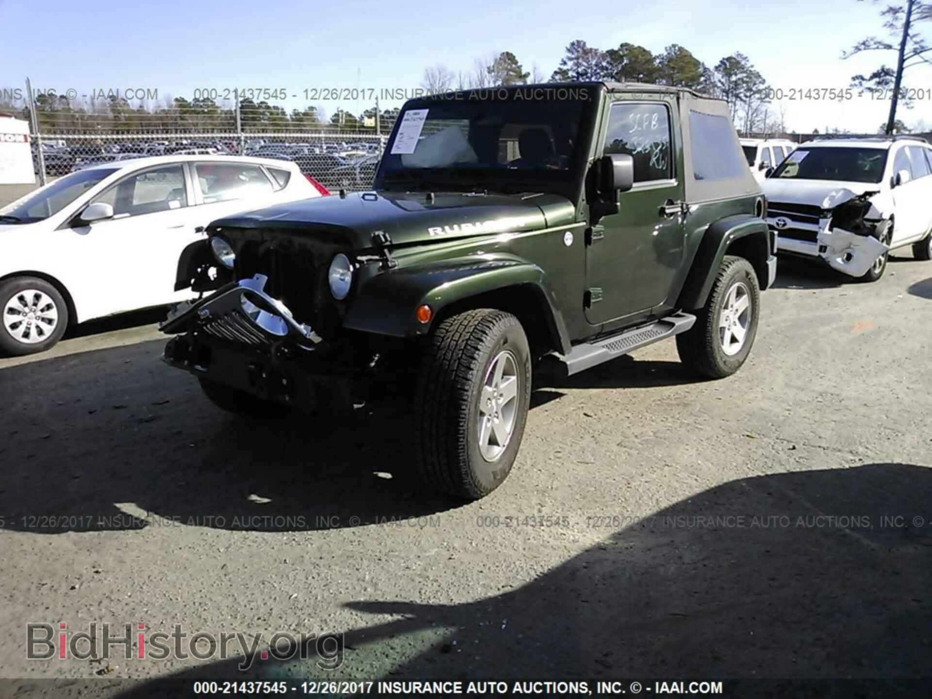 2011 Jeep Wrangler - VIN: 1J4BA6D19BL624855 - Фото 2