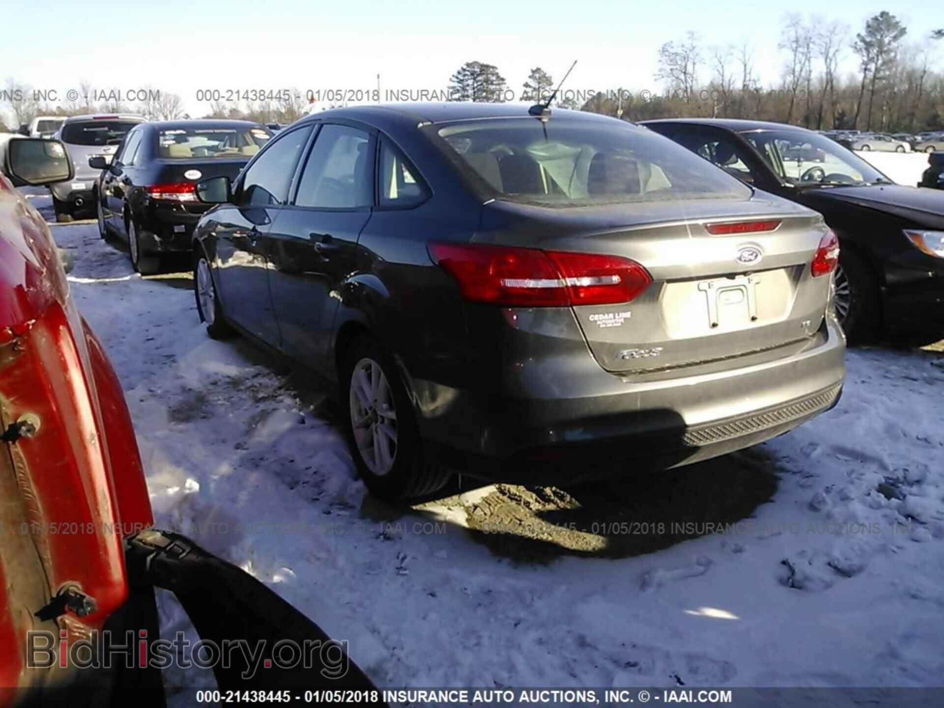 2015 Ford Focus - VIN: 1FADP3F25FL250290 - Фото 3