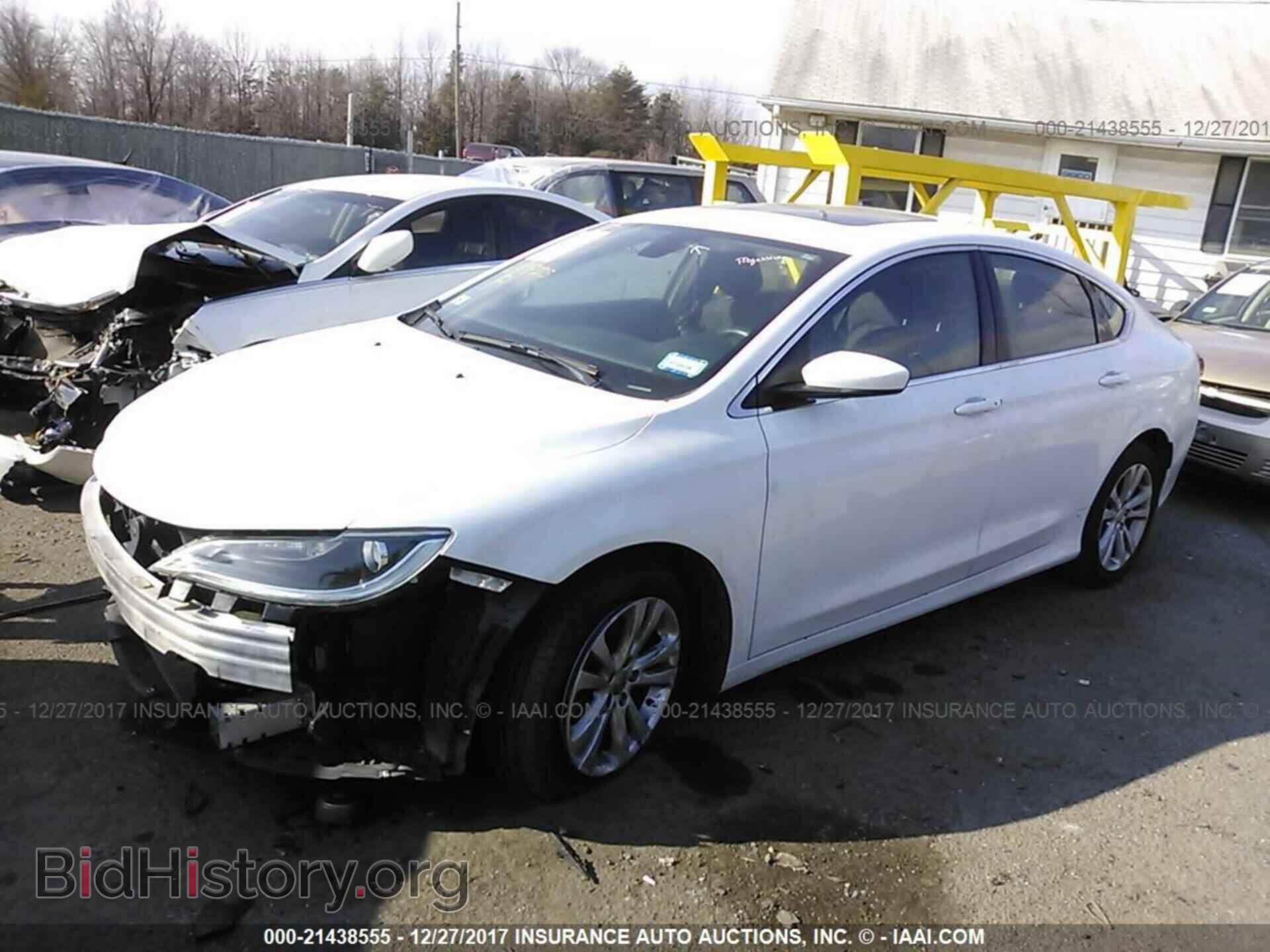 2015 Chrysler 200 - VIN: 1C3CCCAB1FN684949 - Photo 2