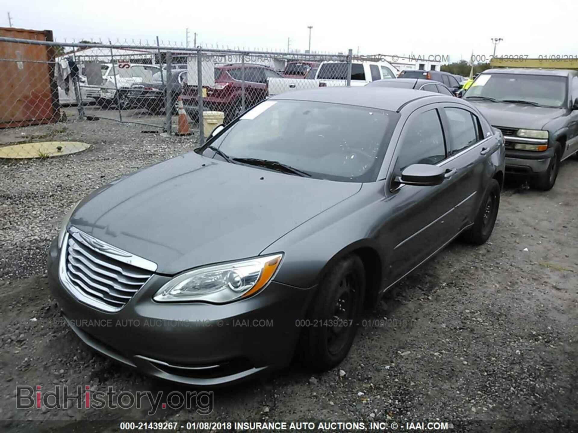 2012 Chrysler 200 - VIN: 1C3CCBAB1CN208531 - Фото 2