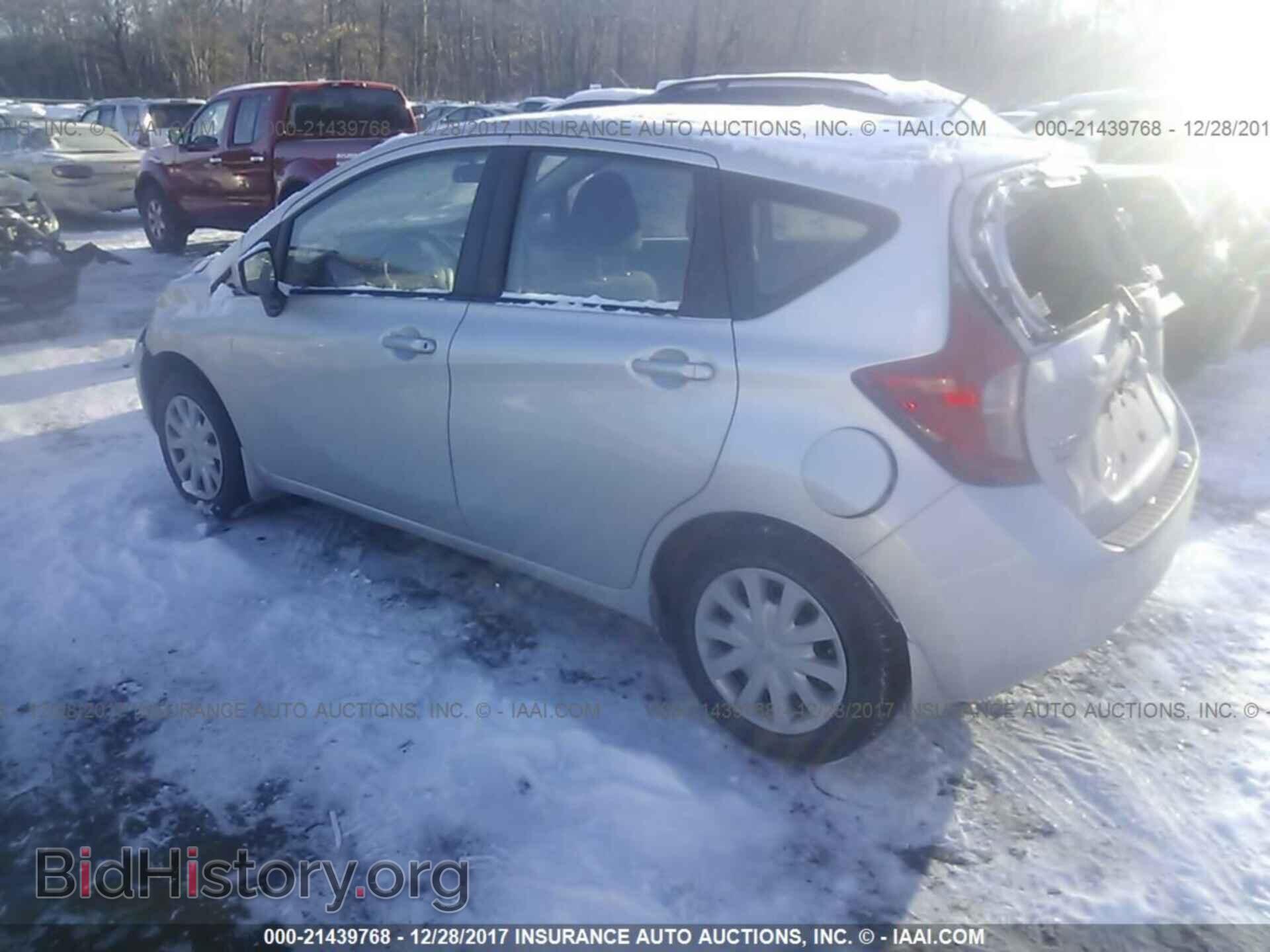 2015 Nissan Versa note - VIN: 3N1CE2CP4FL354038 - Фото 3