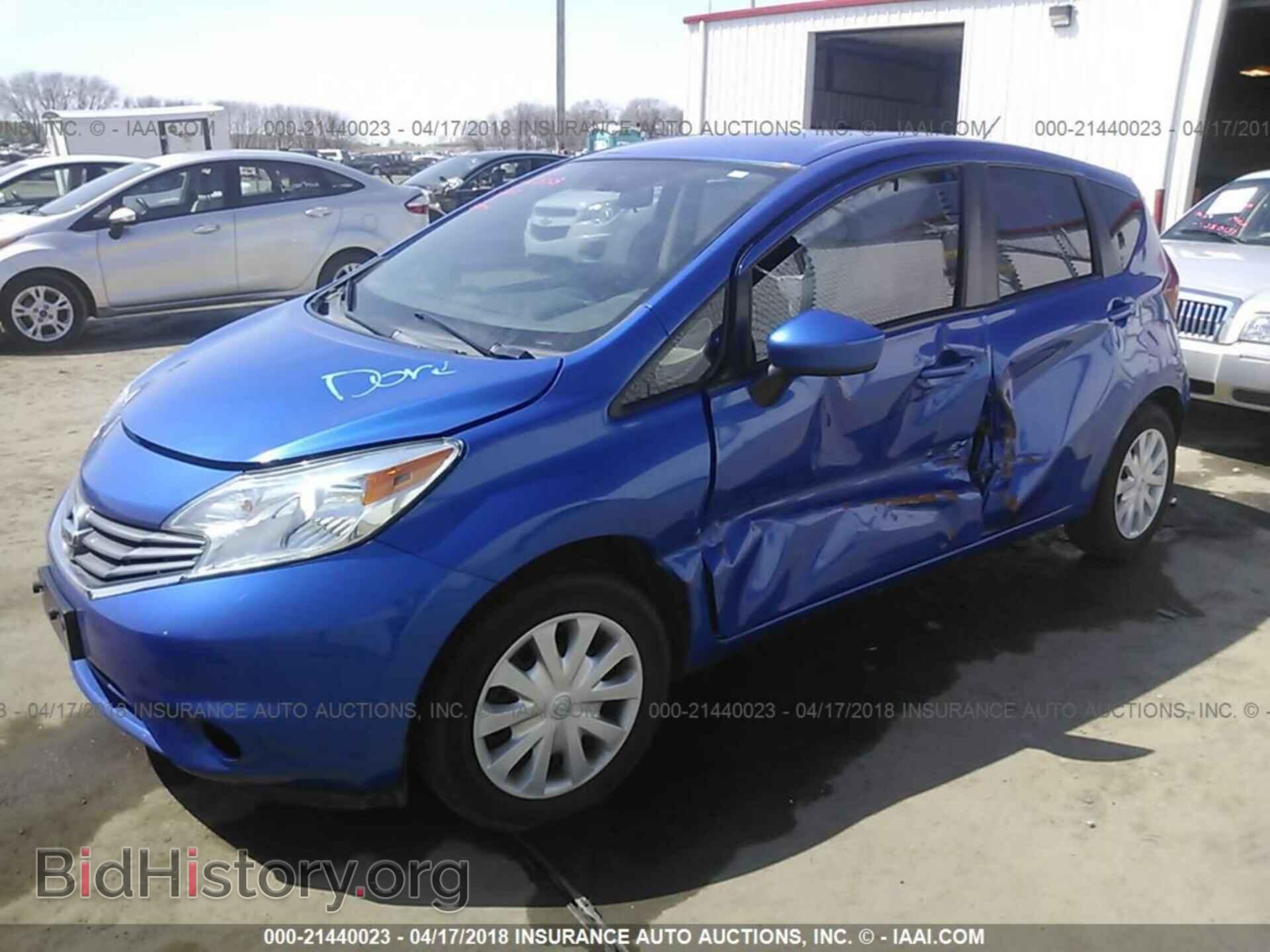 2015 Nissan Versa note - VIN: 3N1CE2CP7FL362425 - Фото 2