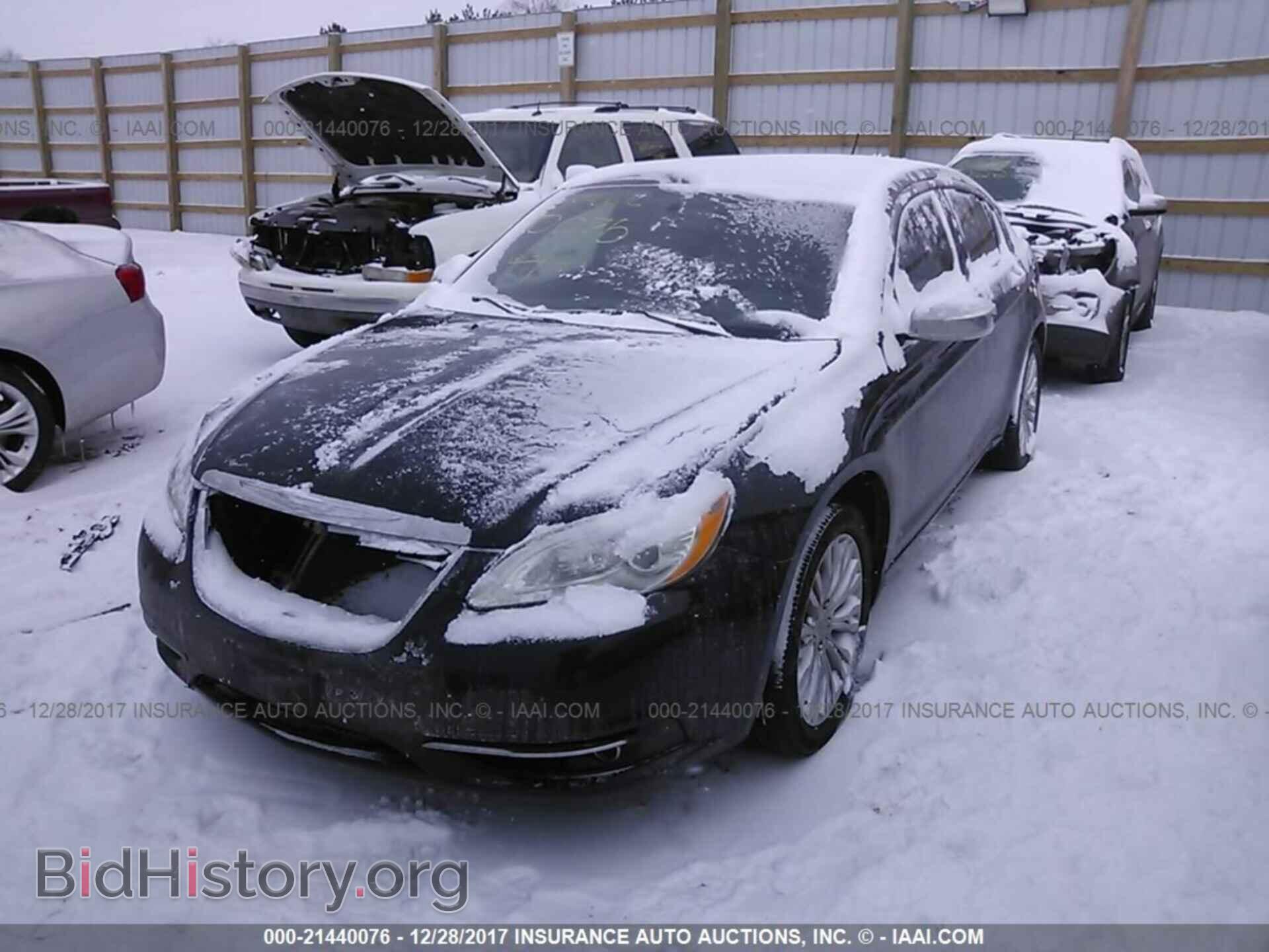 2012 Chrysler 200 - VIN: 1C3CCBCB3CN330093 - Фото 2