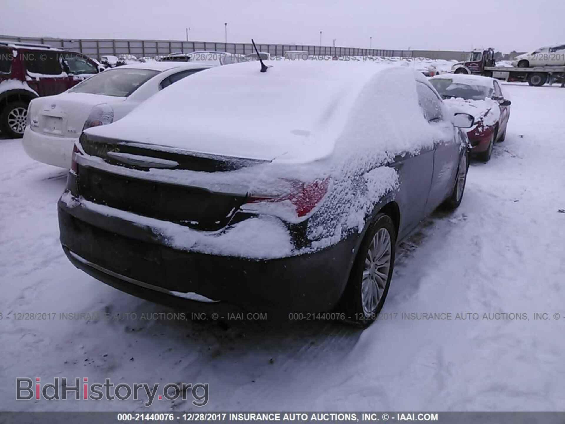 2012 Chrysler 200 - VIN: 1C3CCBCB3CN330093 - Фото 4