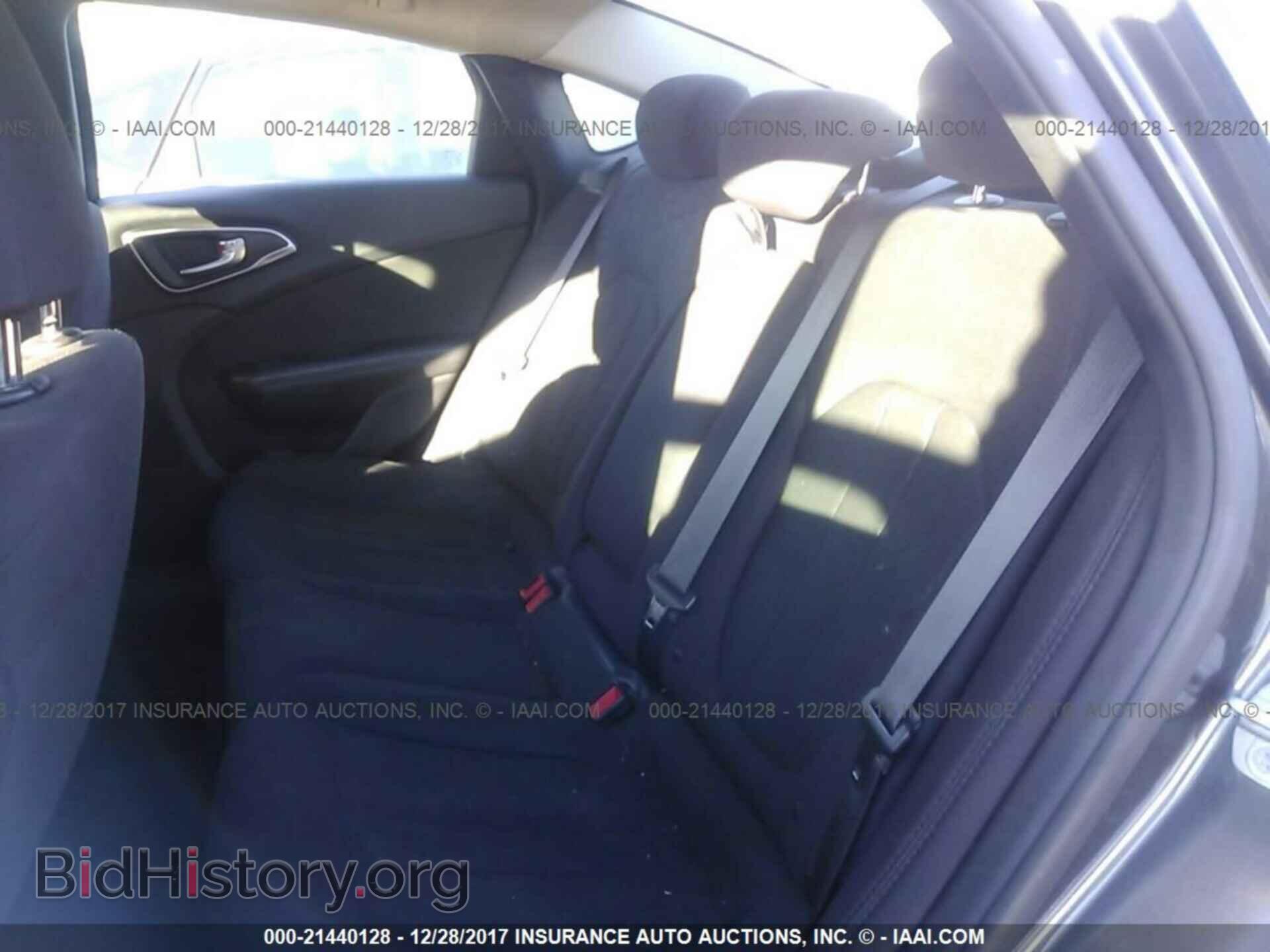 2015 Chrysler 200 - VIN: 1C3CCCAB8FN632914 - Photo 8