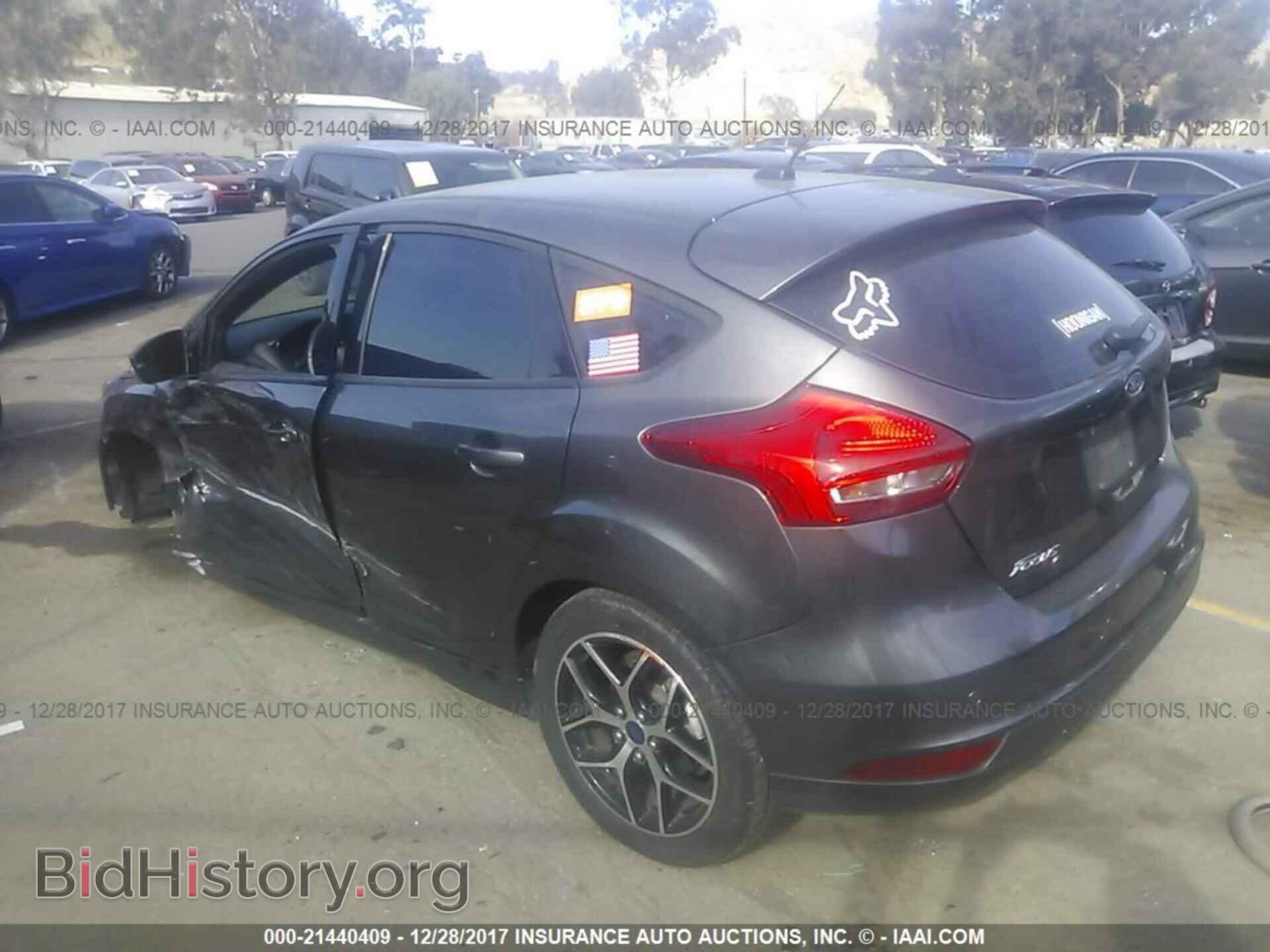 2016 Ford Focus - VIN: 1FADP3K21GL258426 - Фото 3