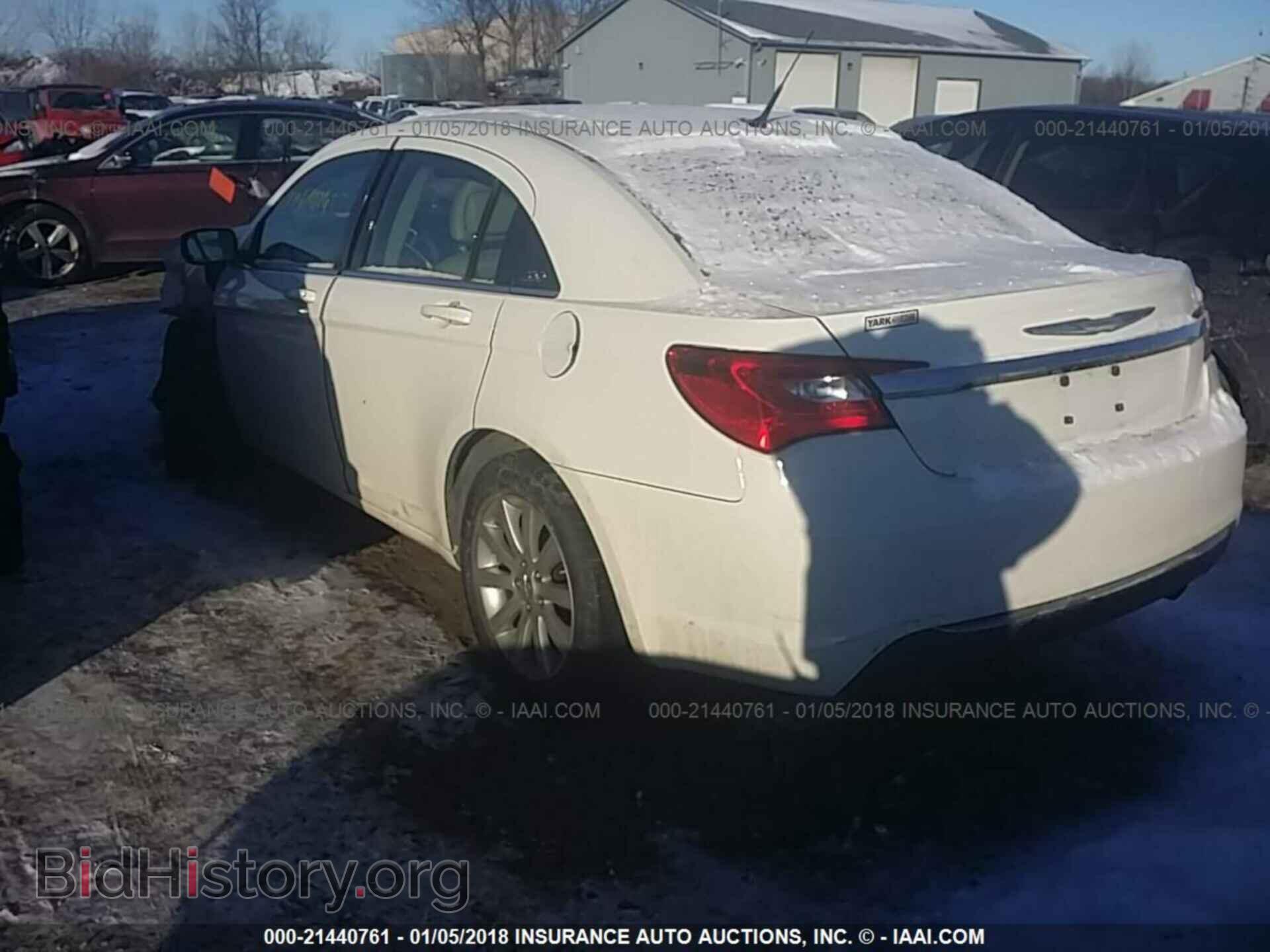 2011 Chrysler 200 - VIN: 1C3BC1FB6BN500527 - Photo 3