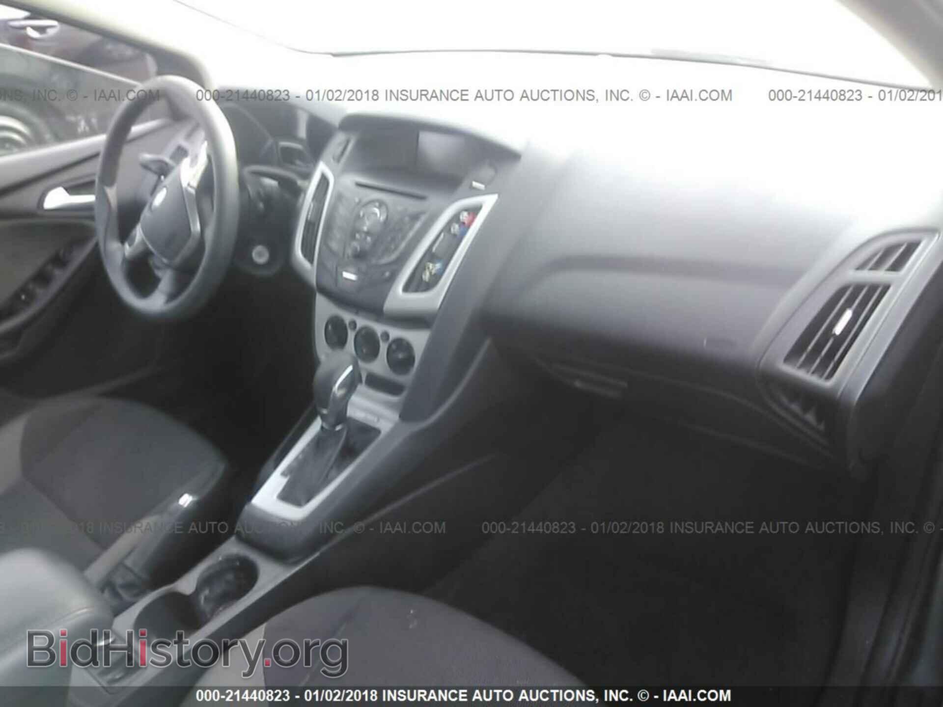 2014 Ford Focus - VIN: 1FADP3F2XEL363828 - Photo 5