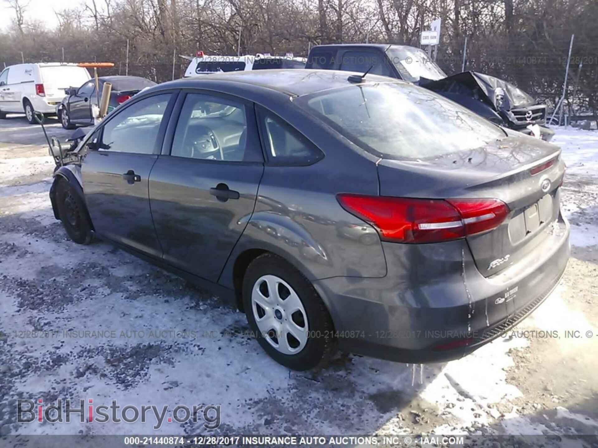 2015 Ford Focus - VIN: 1FADP3E22FL367410 - Photo 3