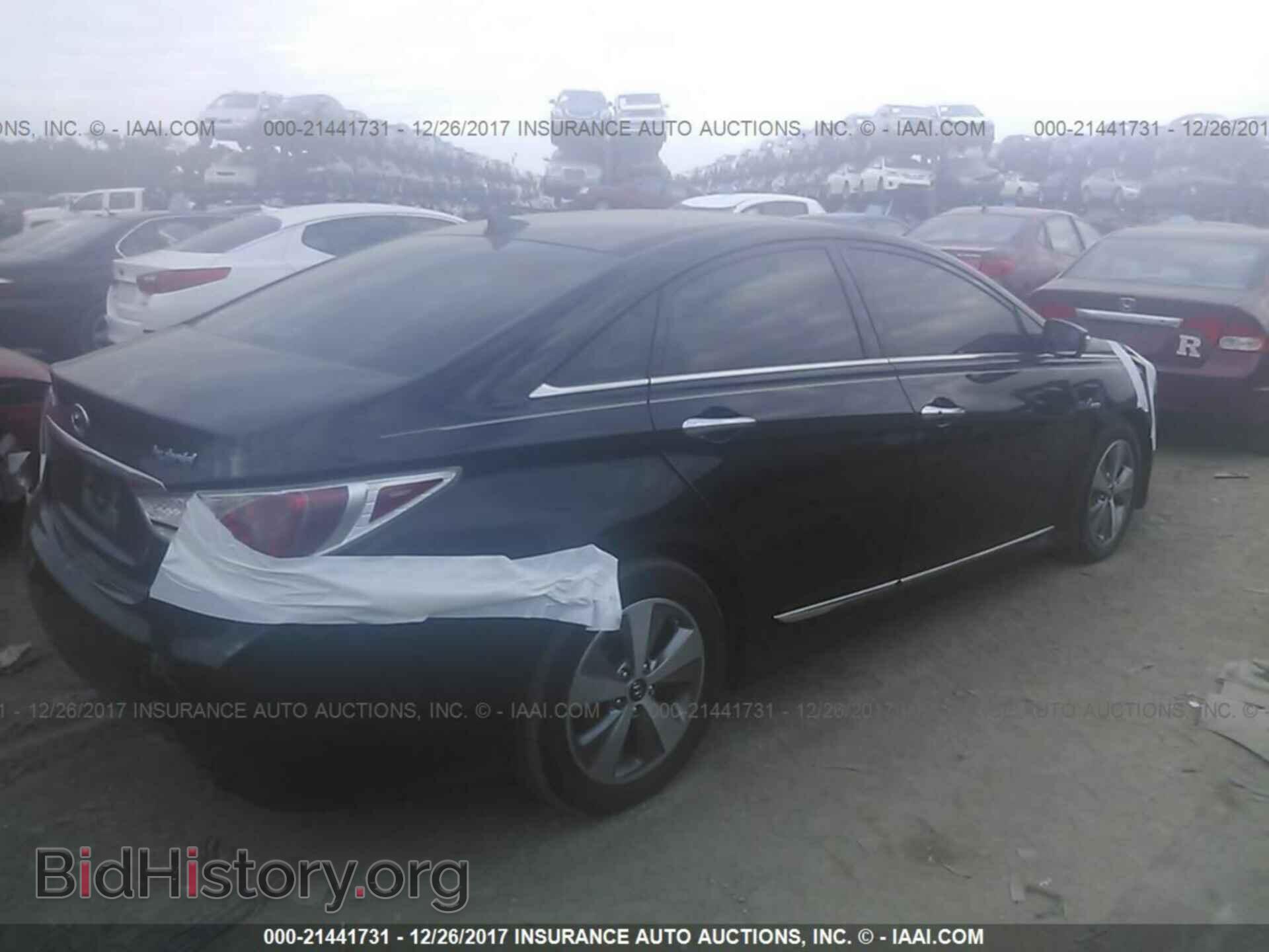 2012 Hyundai Sonata - VIN: KMHEC4A43CA060421 - Photo 4