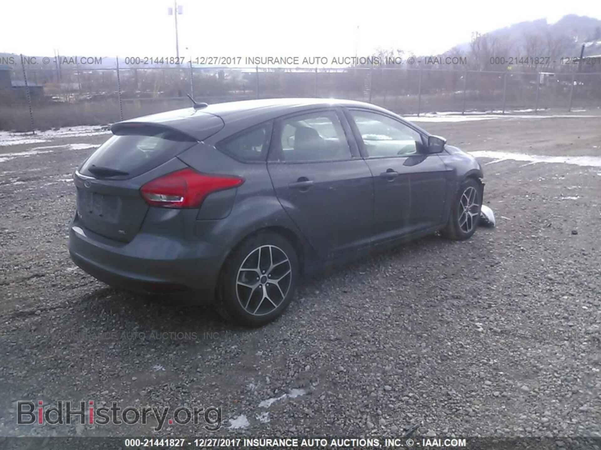 2017 Ford Focus - VIN: 1FADP3M2XHL253157 - Photo 4